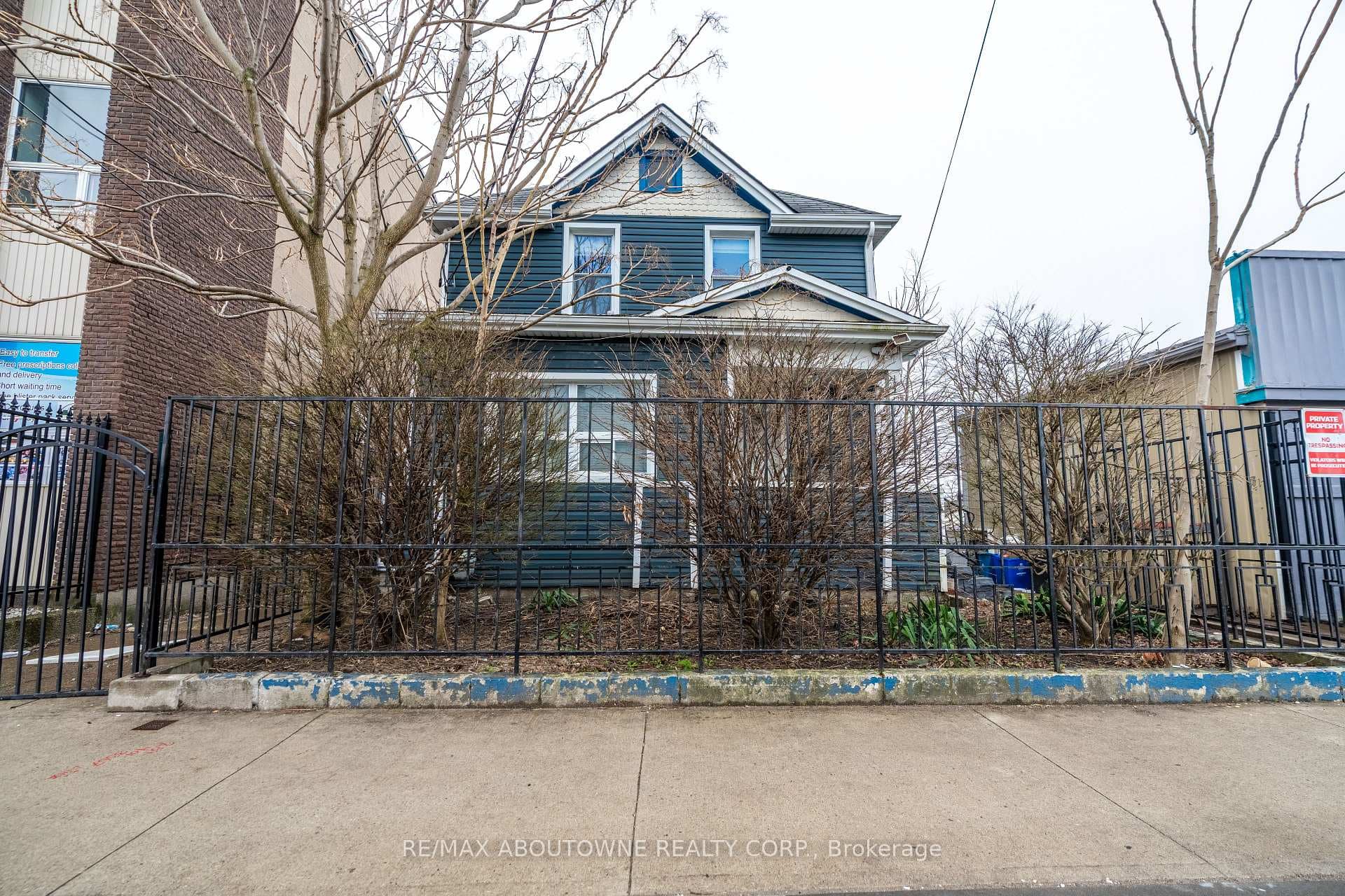 108 Queenston Street