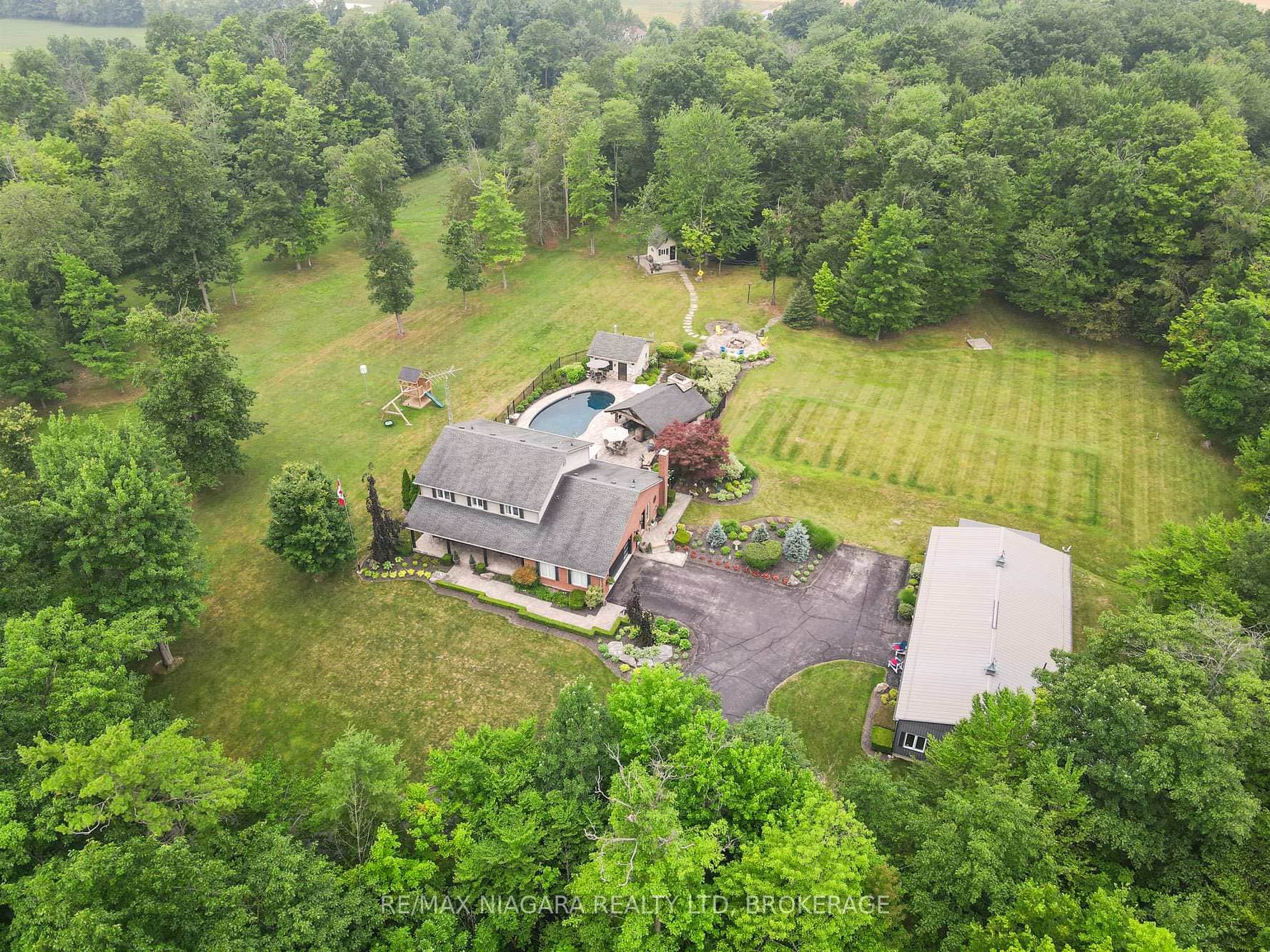 2738 Moyer Street