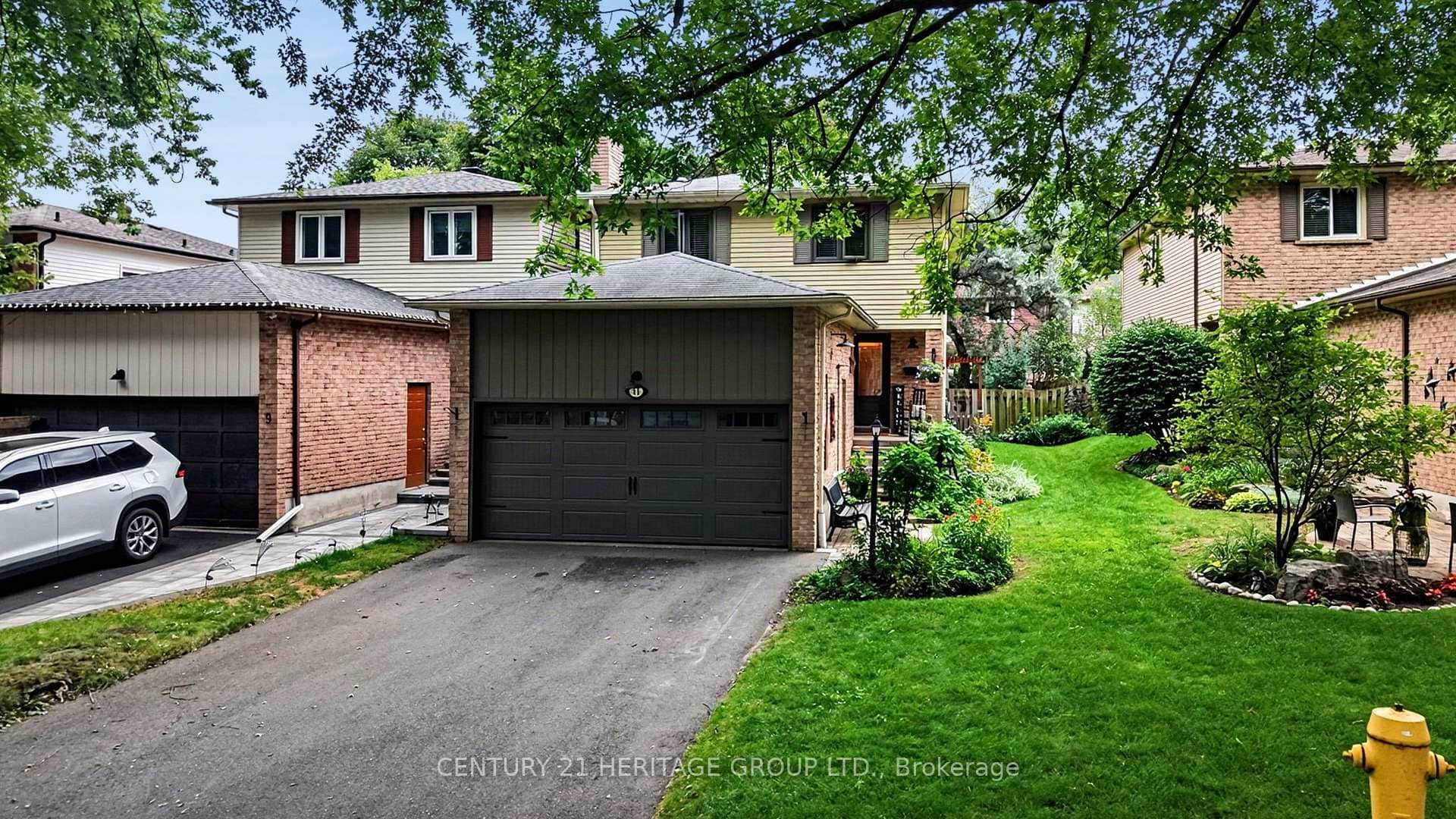 11 Bishop Crescent