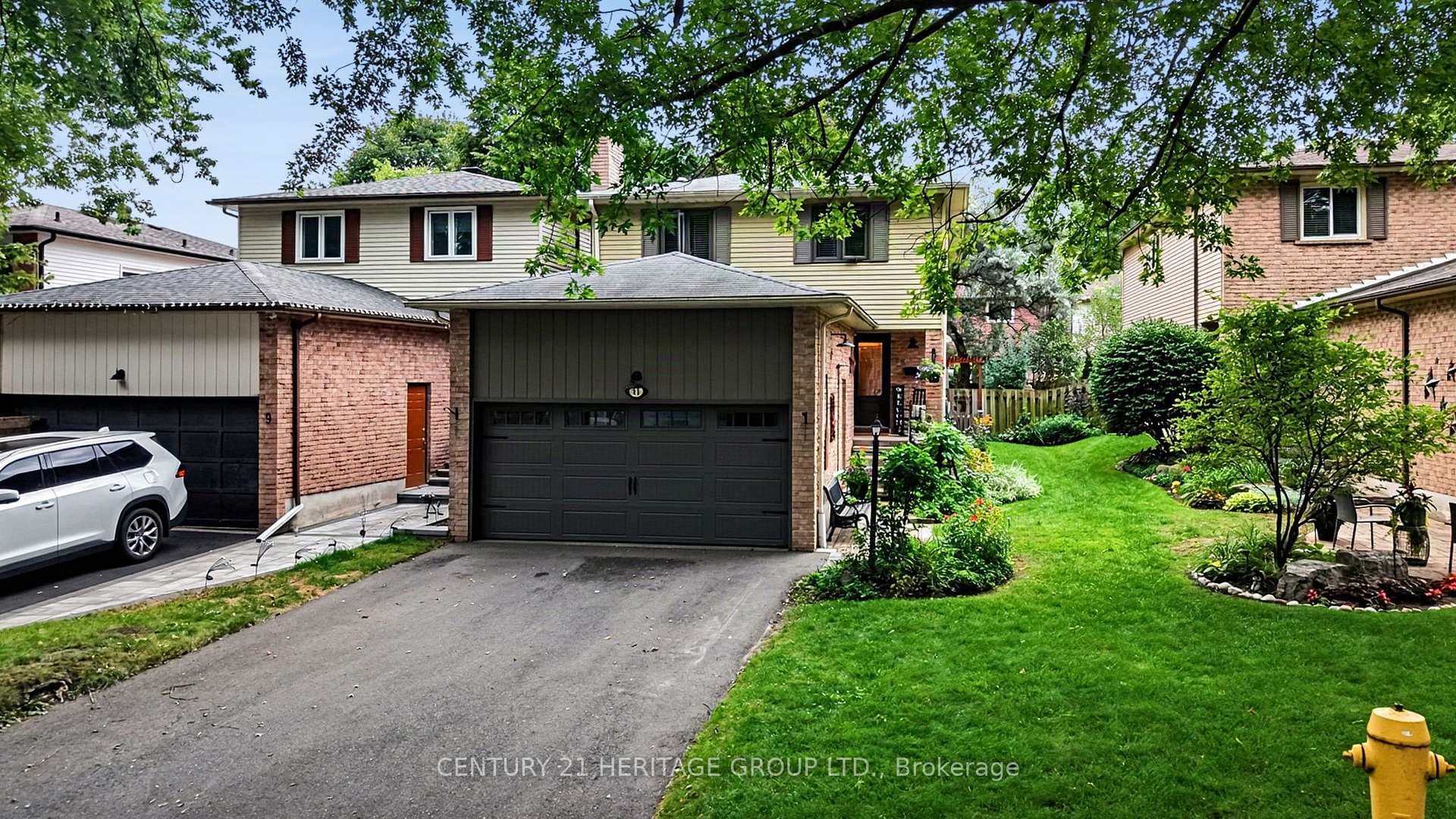 11 Bishop Crescent