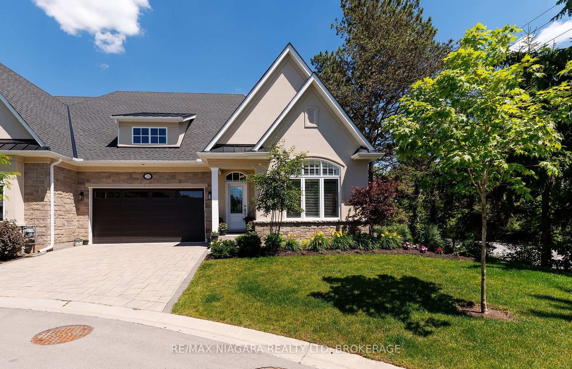 26 Sassafras Row