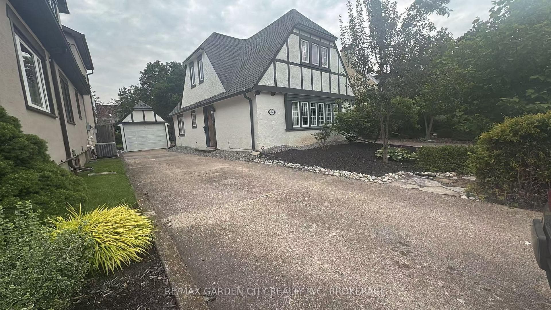 56 SOUTH Drive