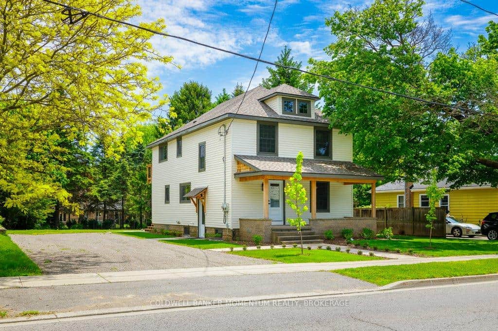 WELCOME TO 1105 HAIST ST IN CHARMING FONTHILL