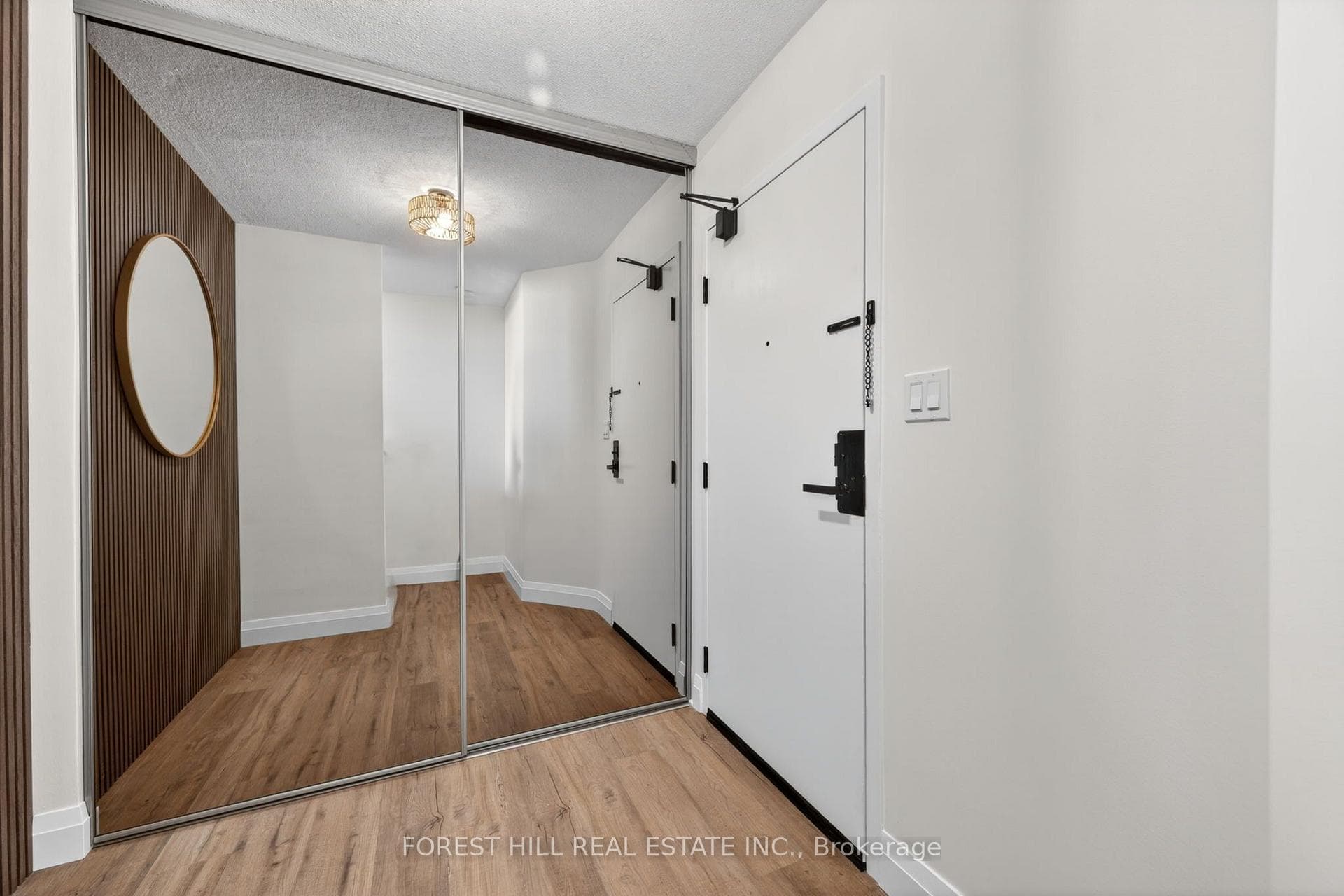 11 Wincott Drive Unit 1211