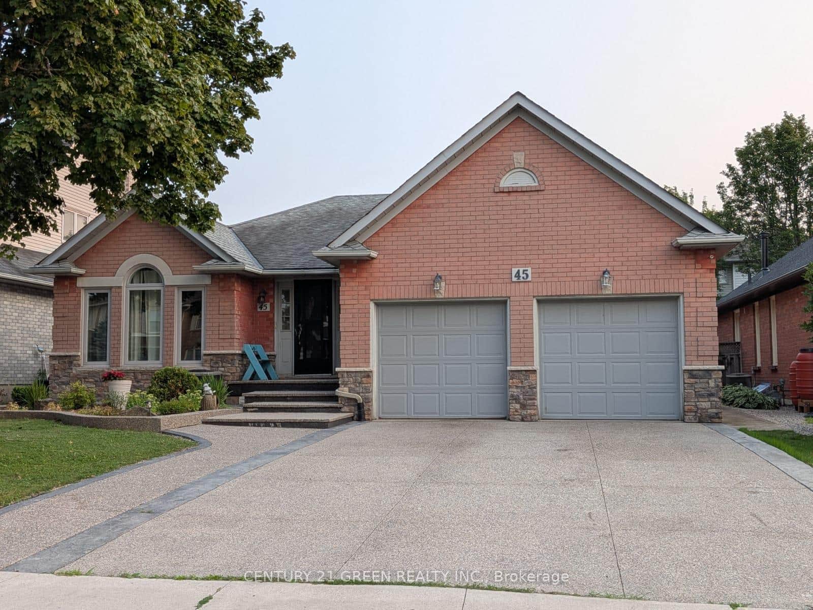 45 Caswell Drive Unit Upper