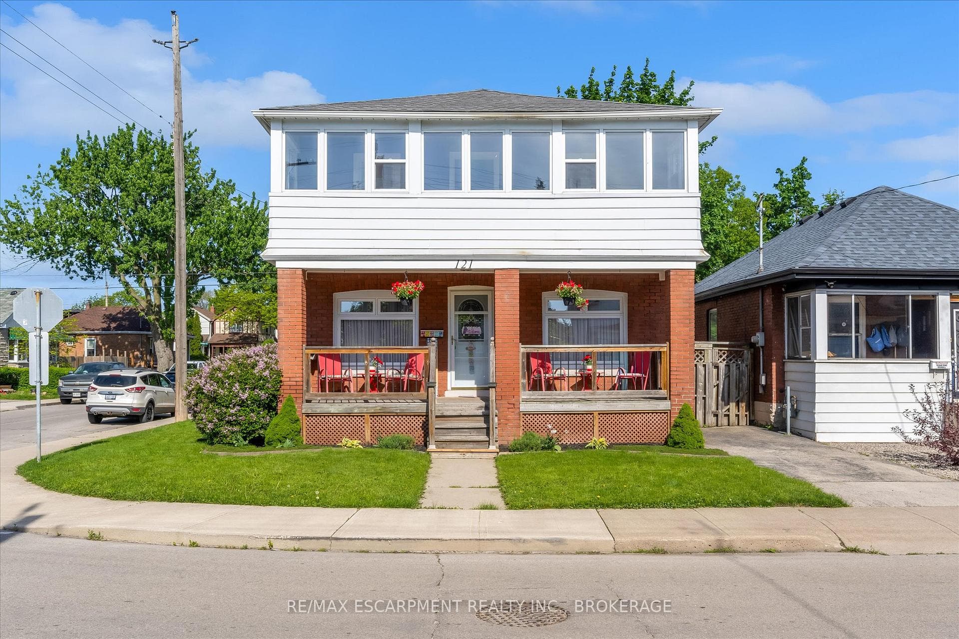 121 Edgemont Street
