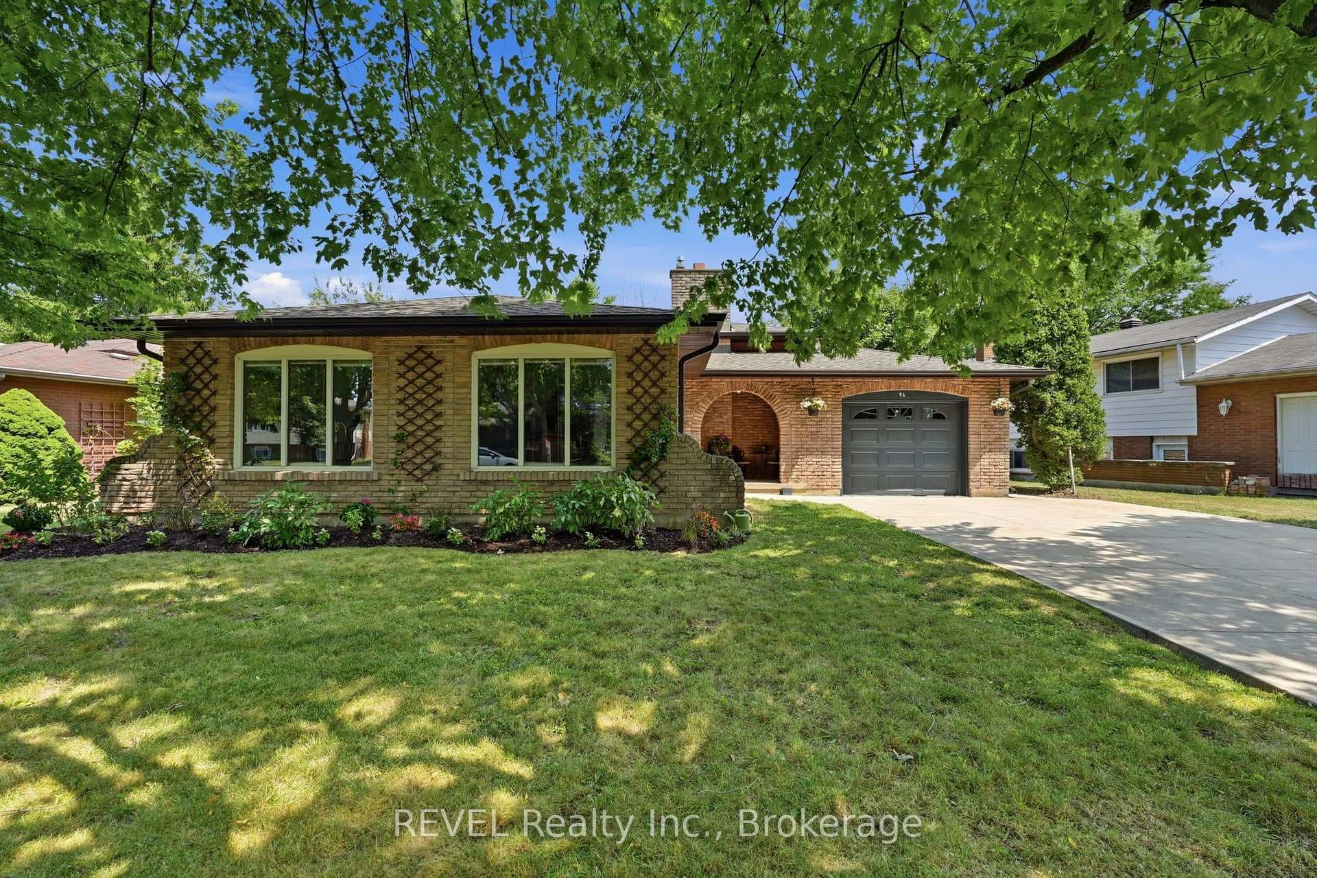 96 Wellbrook Boulevard