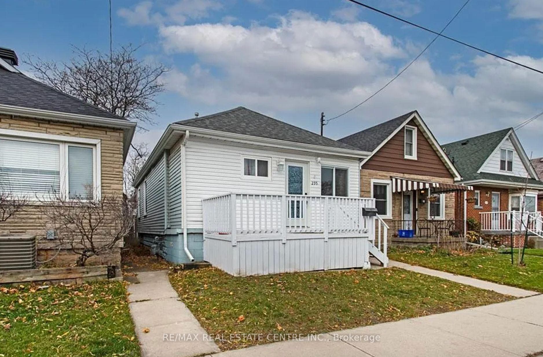 295 Strathearn Avenue