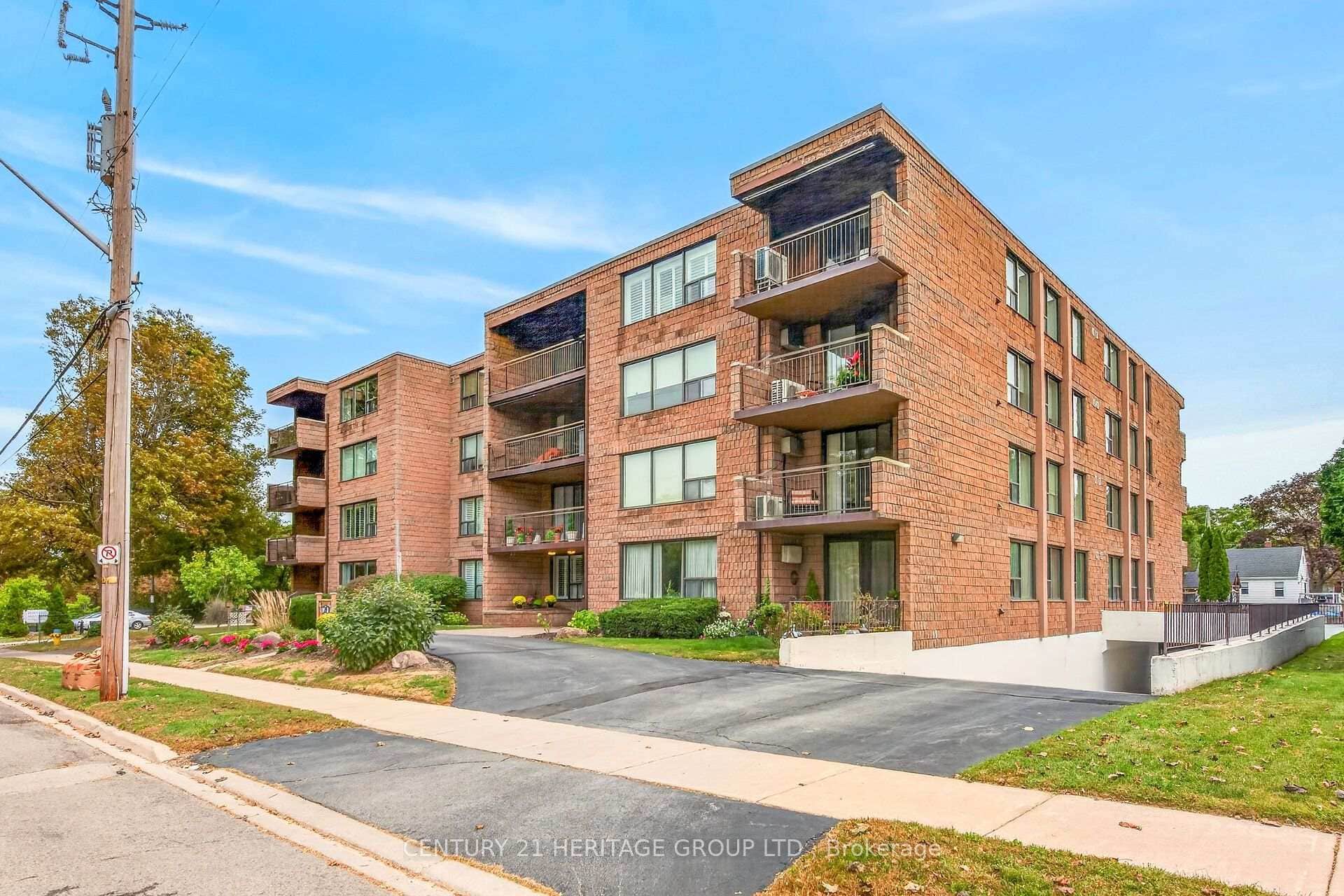 28 Robinson Street Unit 101