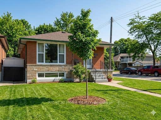 1224 Dunsmure Road