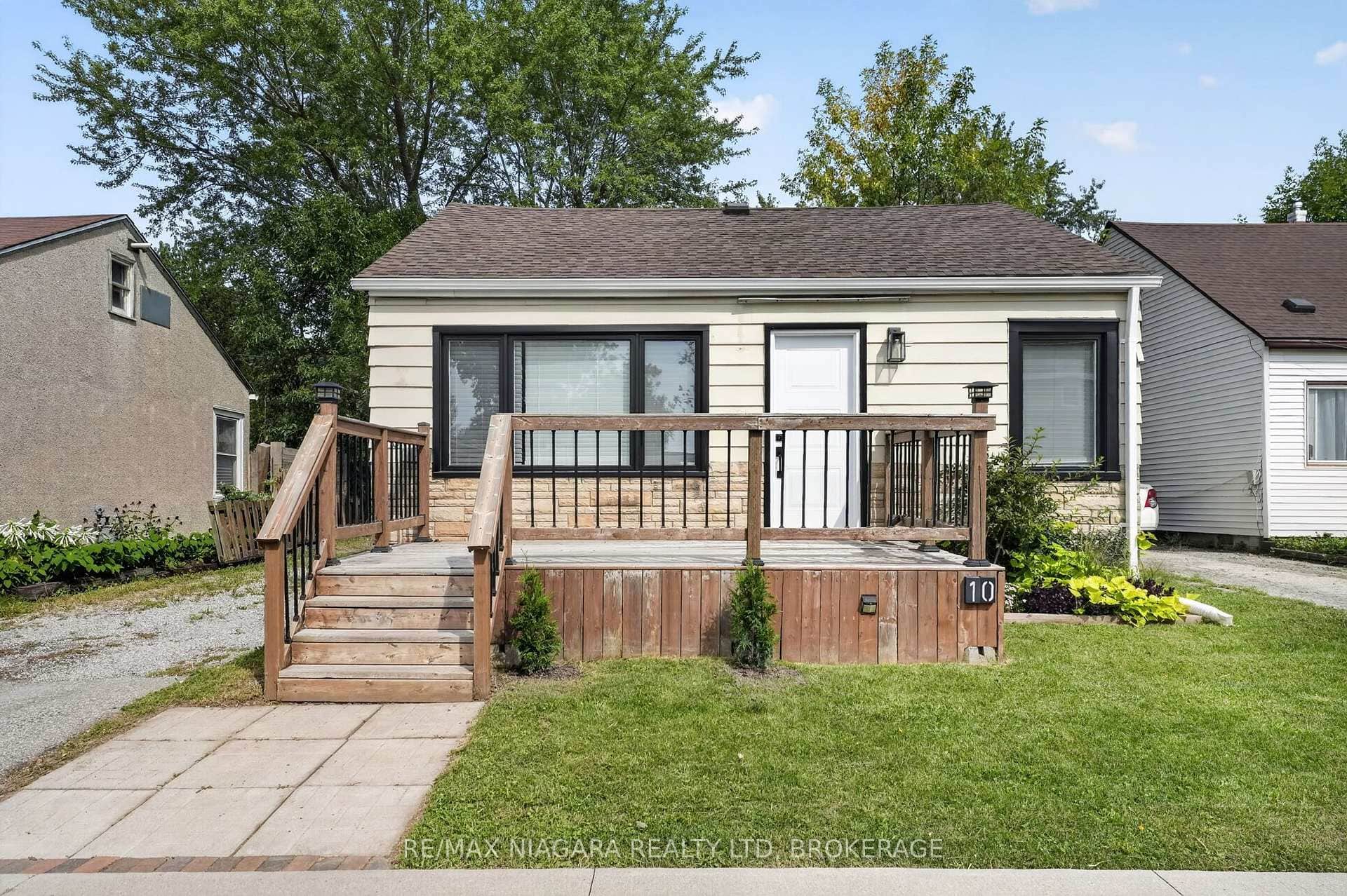 10 Churchill Avenue