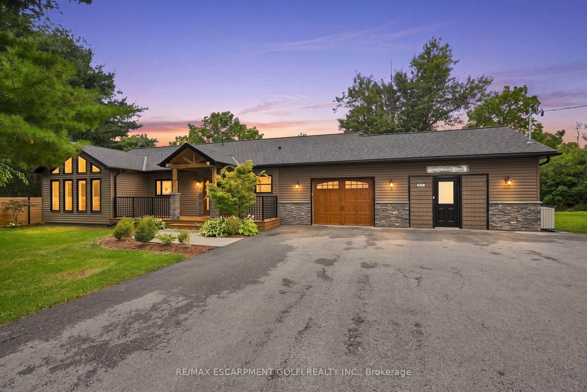 617 Chapin Parkway