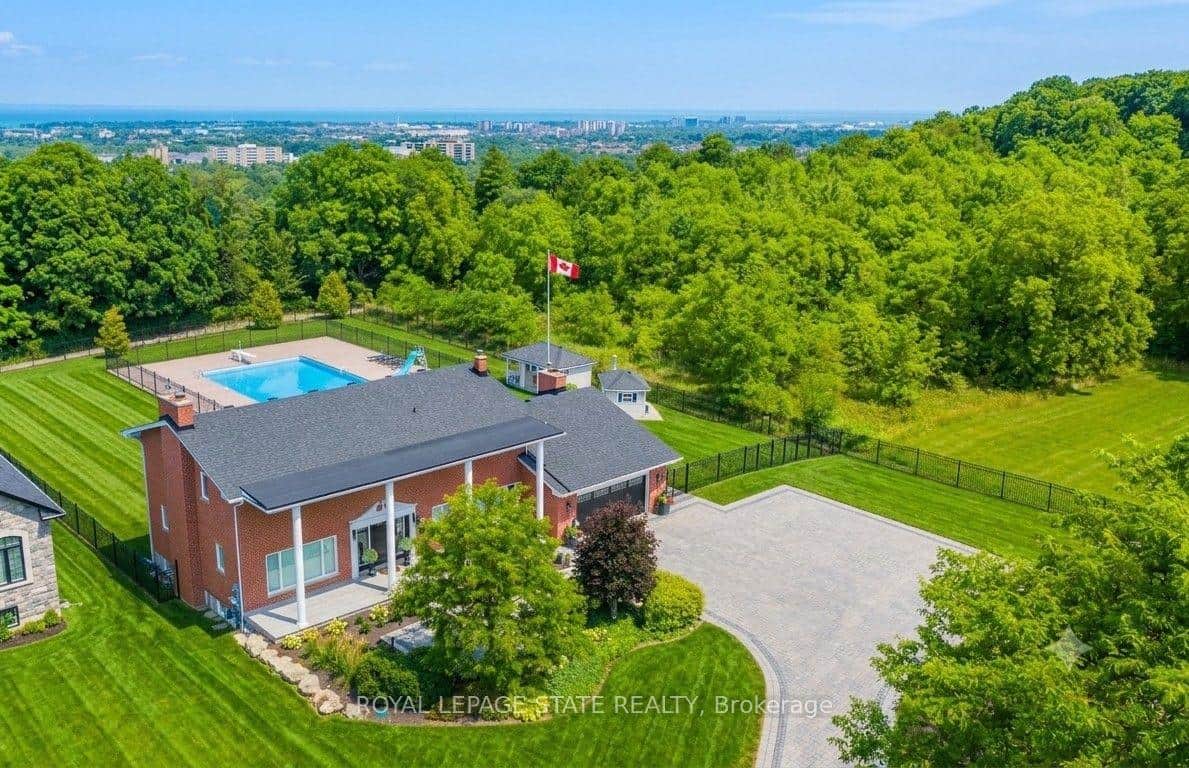 10 Azalea Court