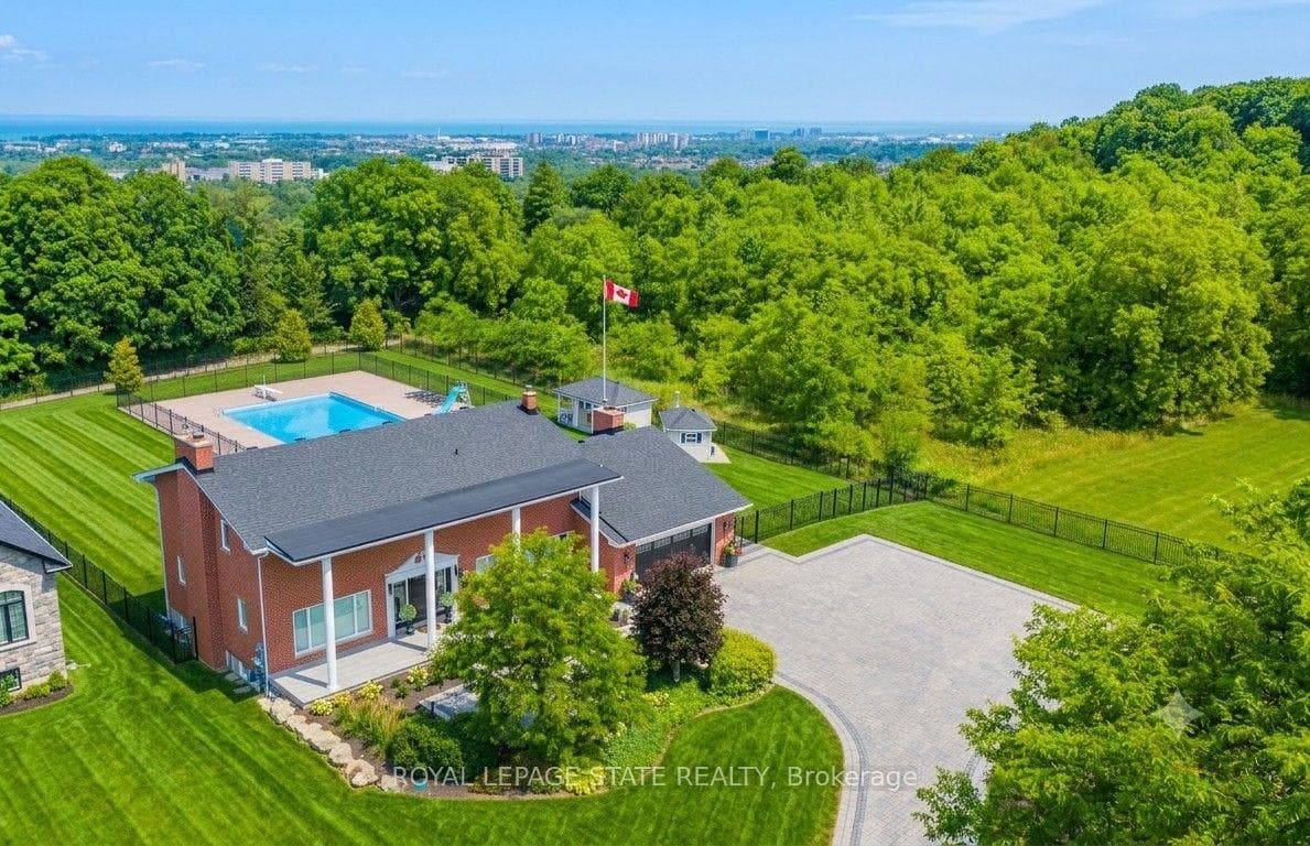 10 Azalea Court