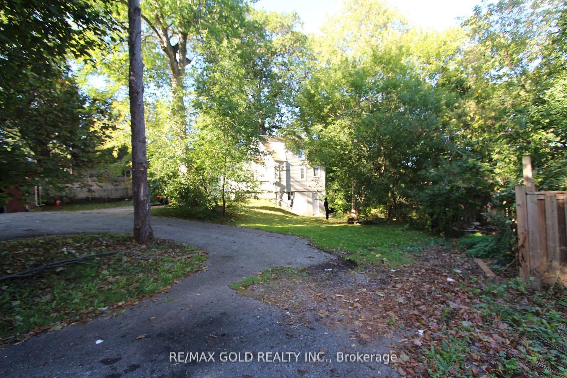 961 Lakeshore Road