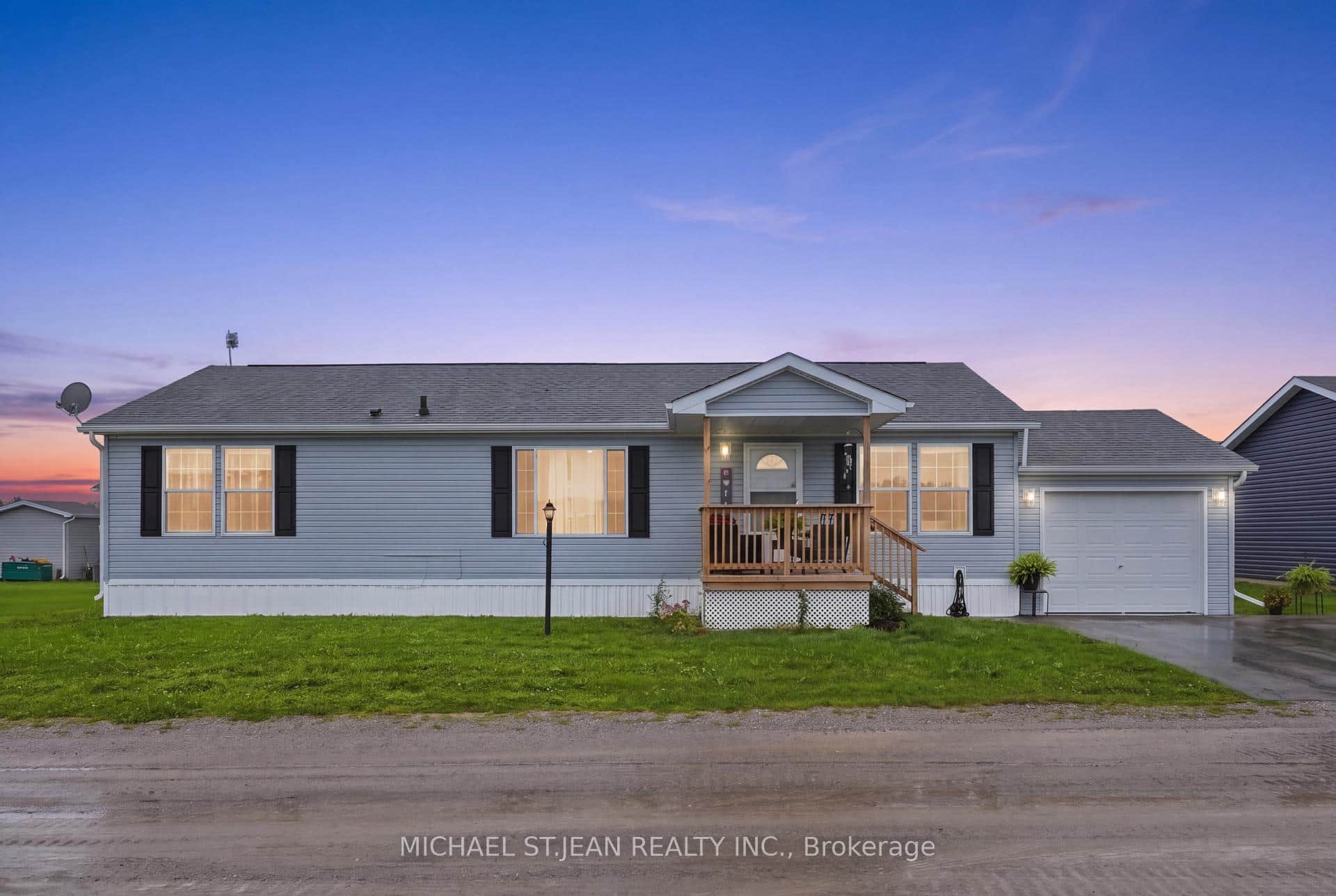 27 Hickory Hollow