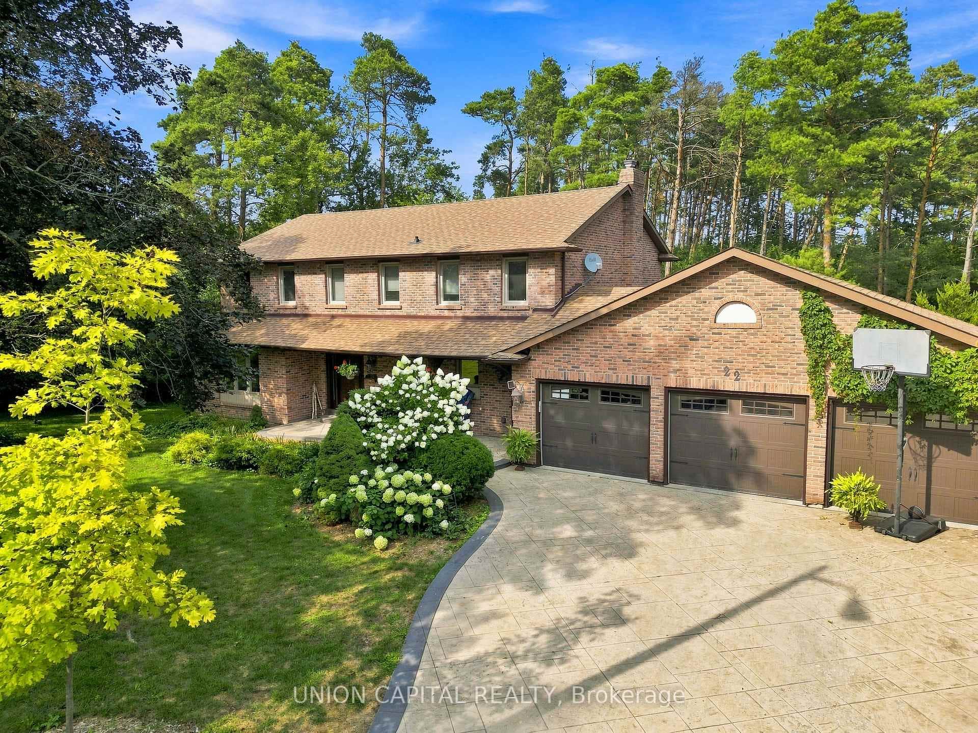 Curb Appeal + 3-Car Garage