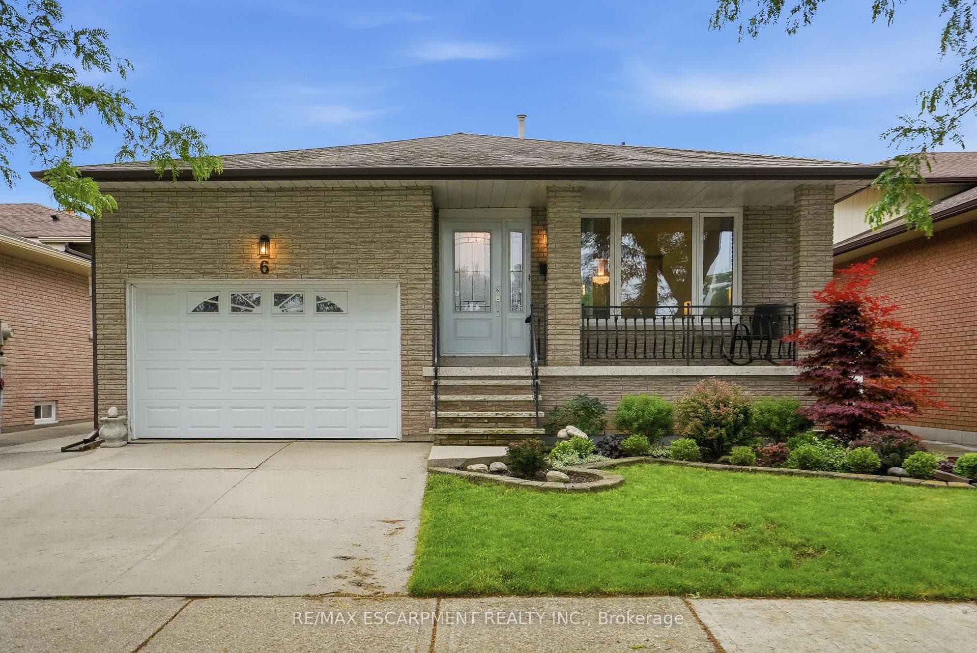 6 Royce Avenue
