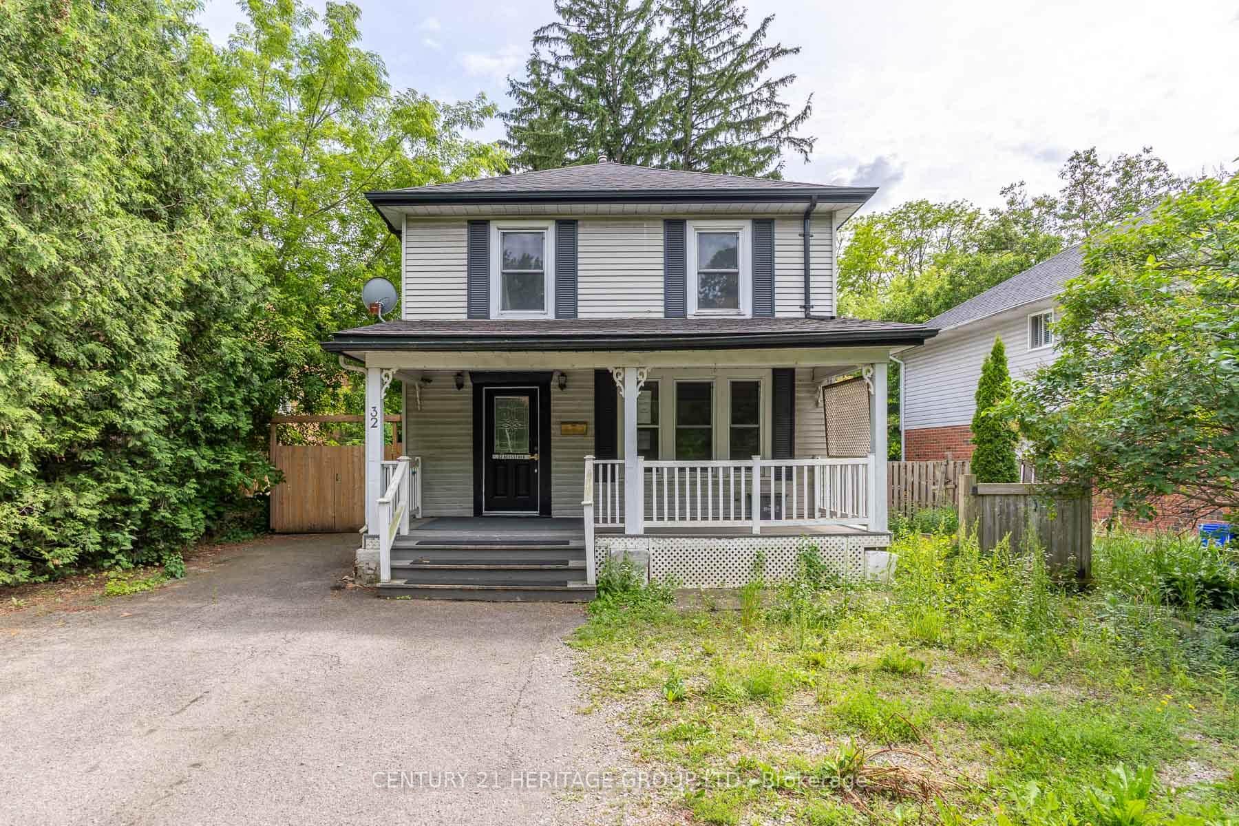 32 Rousseaux Street
