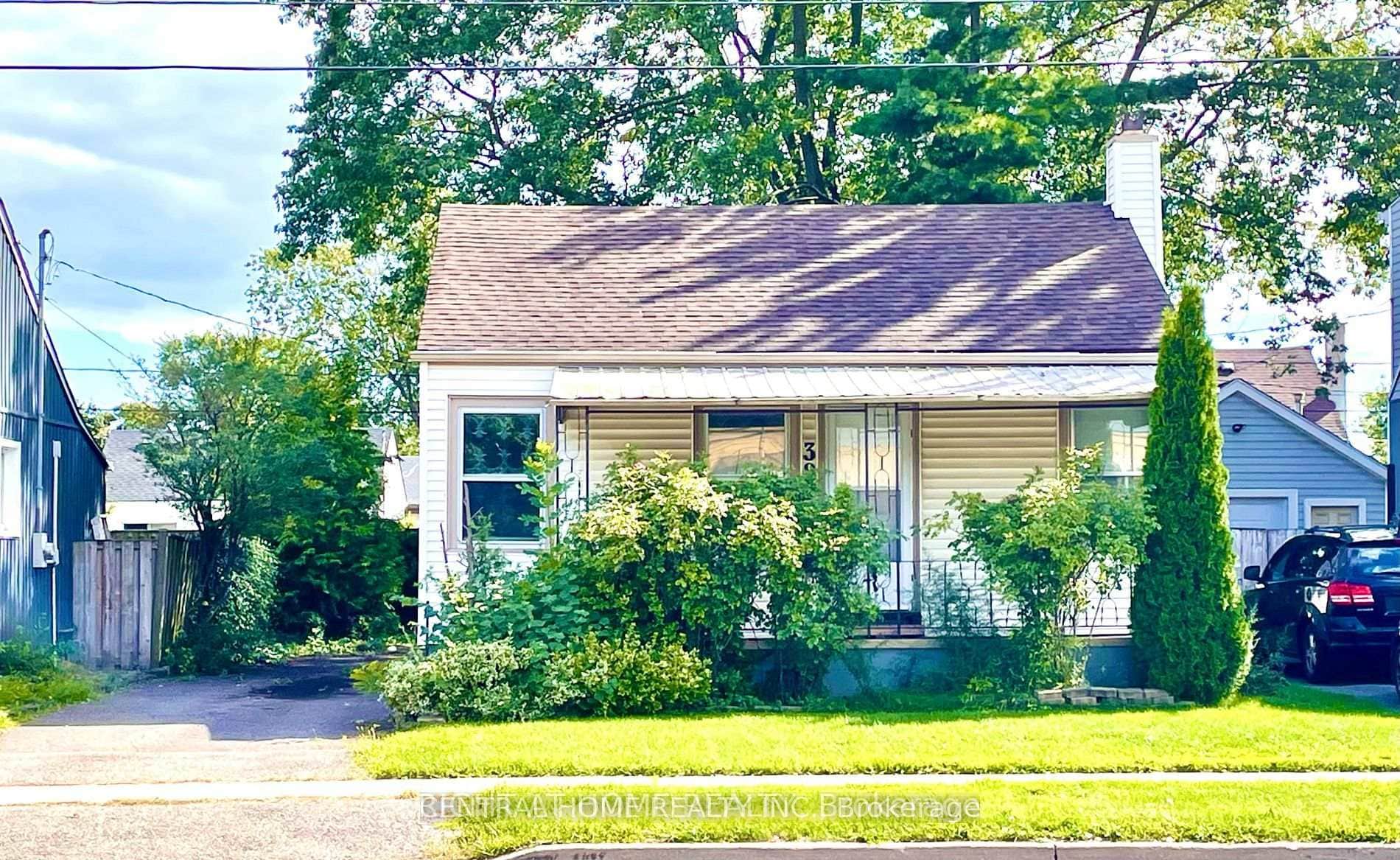 389 Lincoln Street