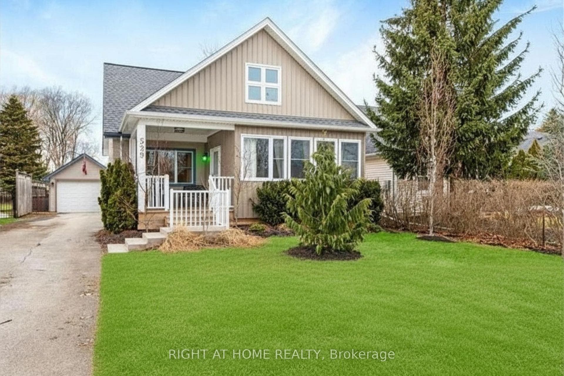 529 Simcoe Street