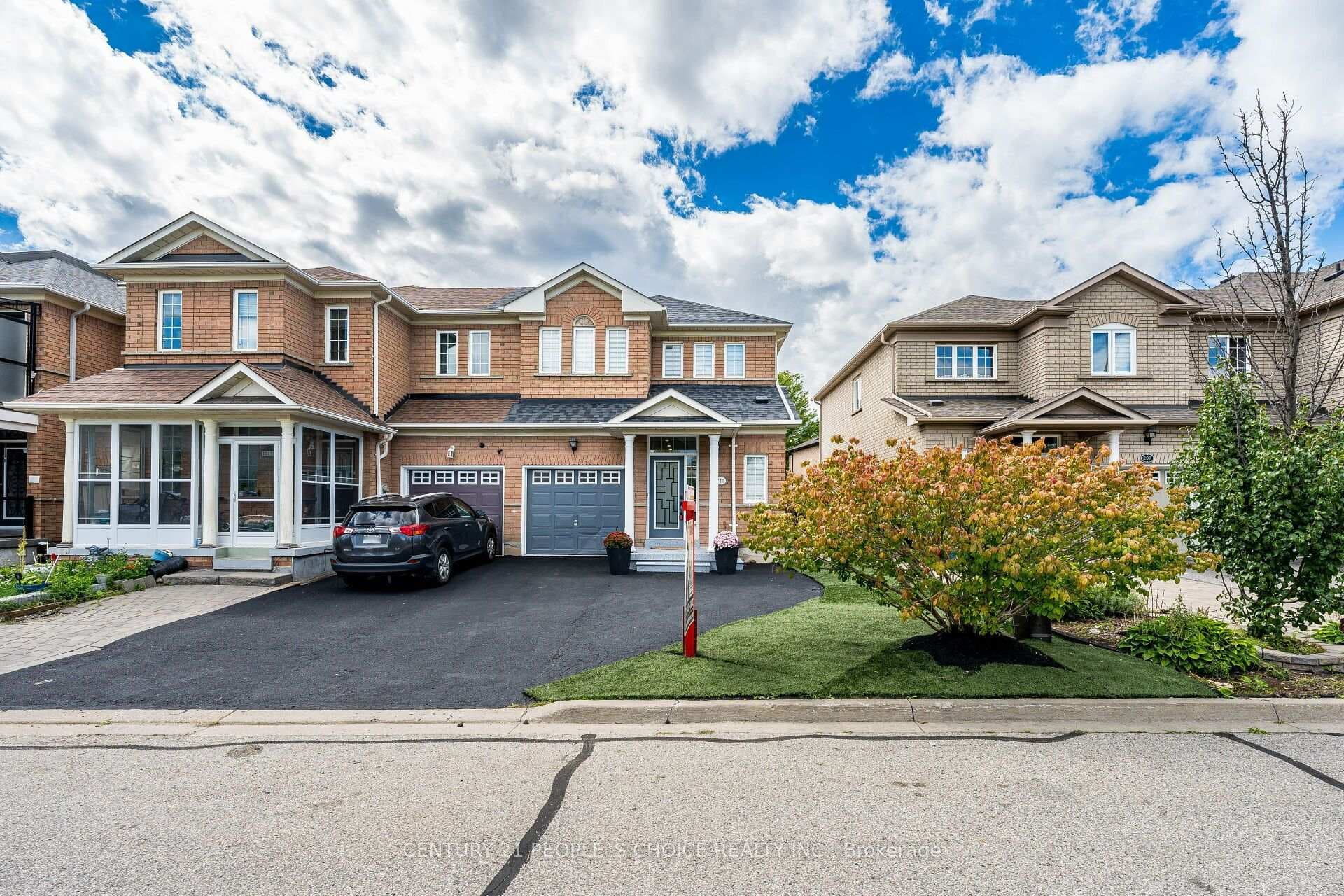 211 Wildberry Crescent