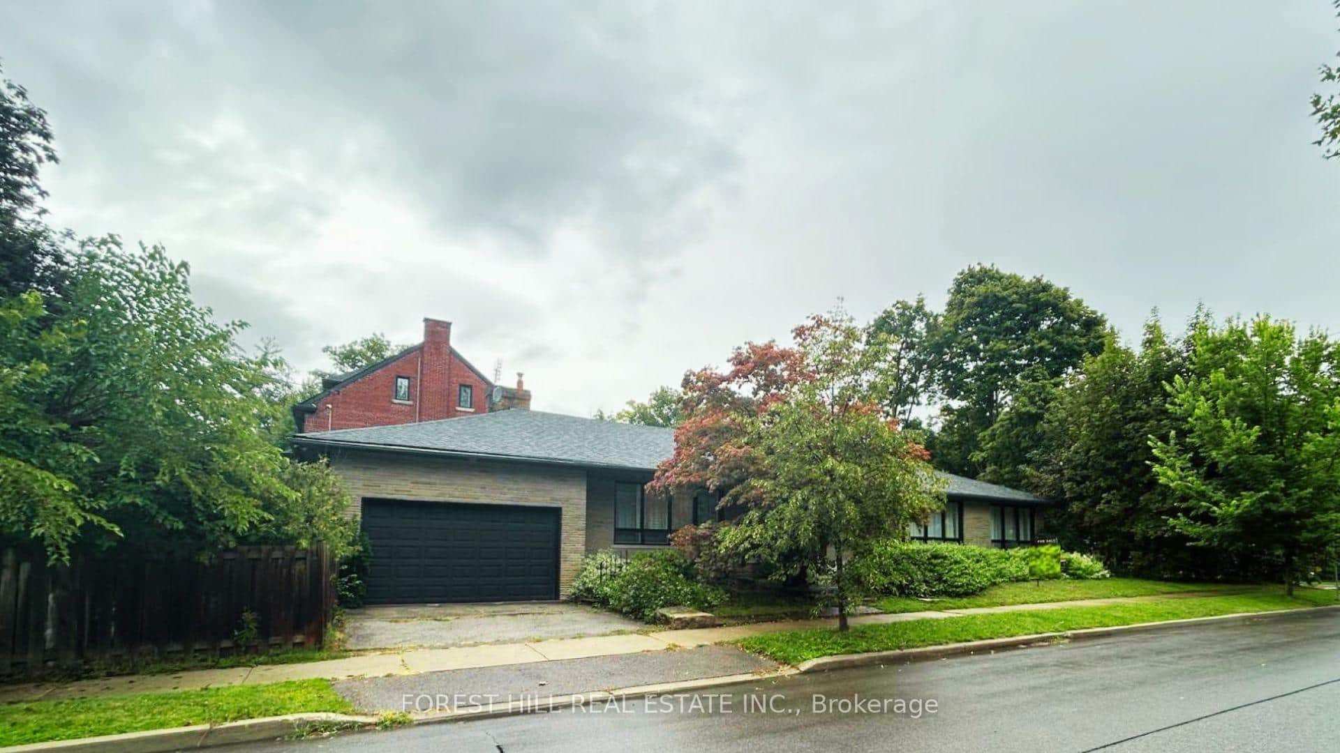 50'x150' lot with approx. 4,800sf of living space
