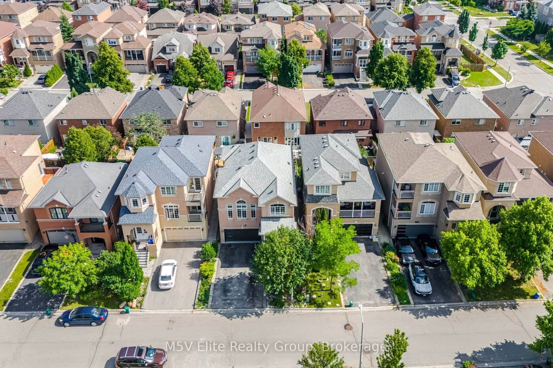 168 Sail Crescent