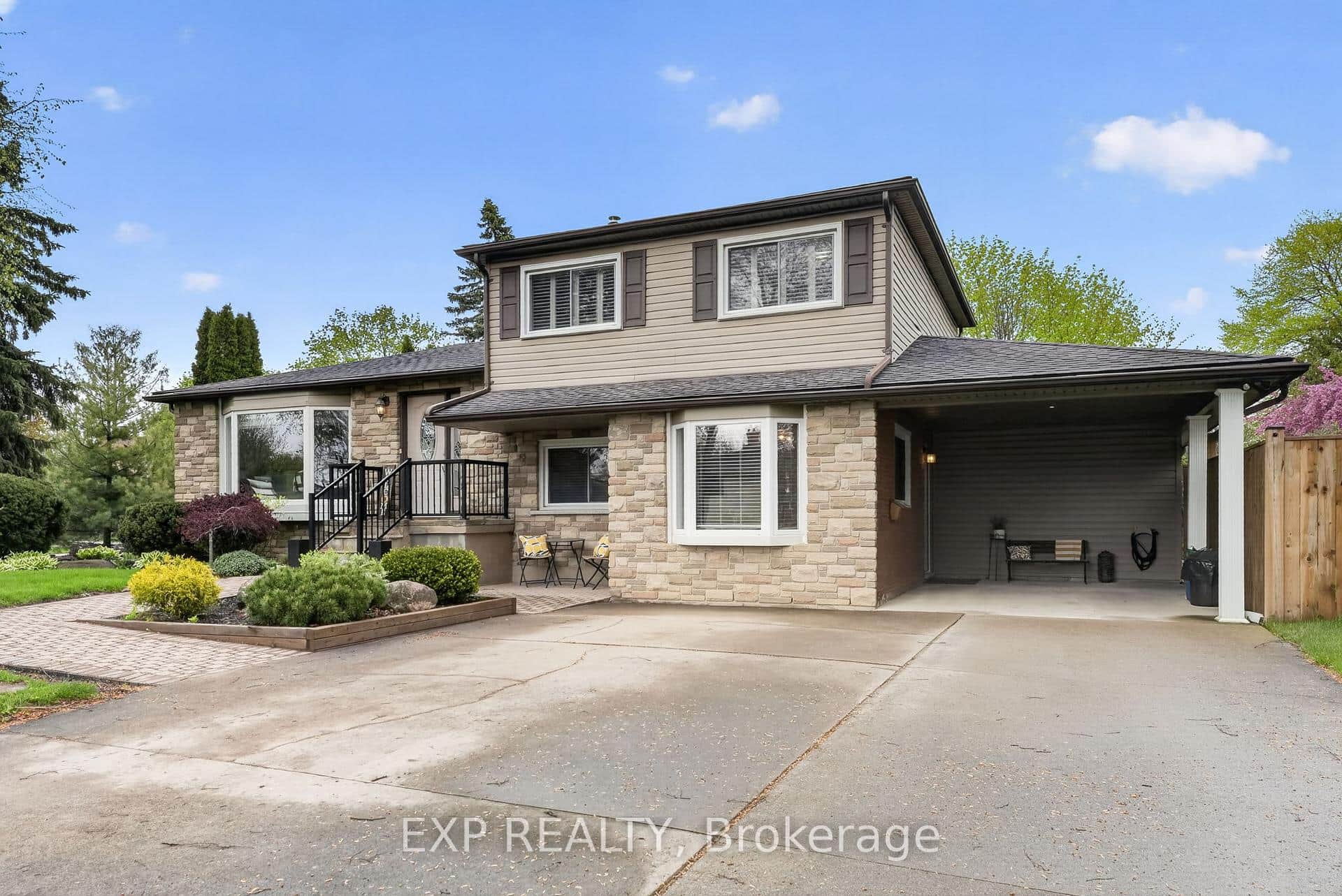 3510 Yale Crescent