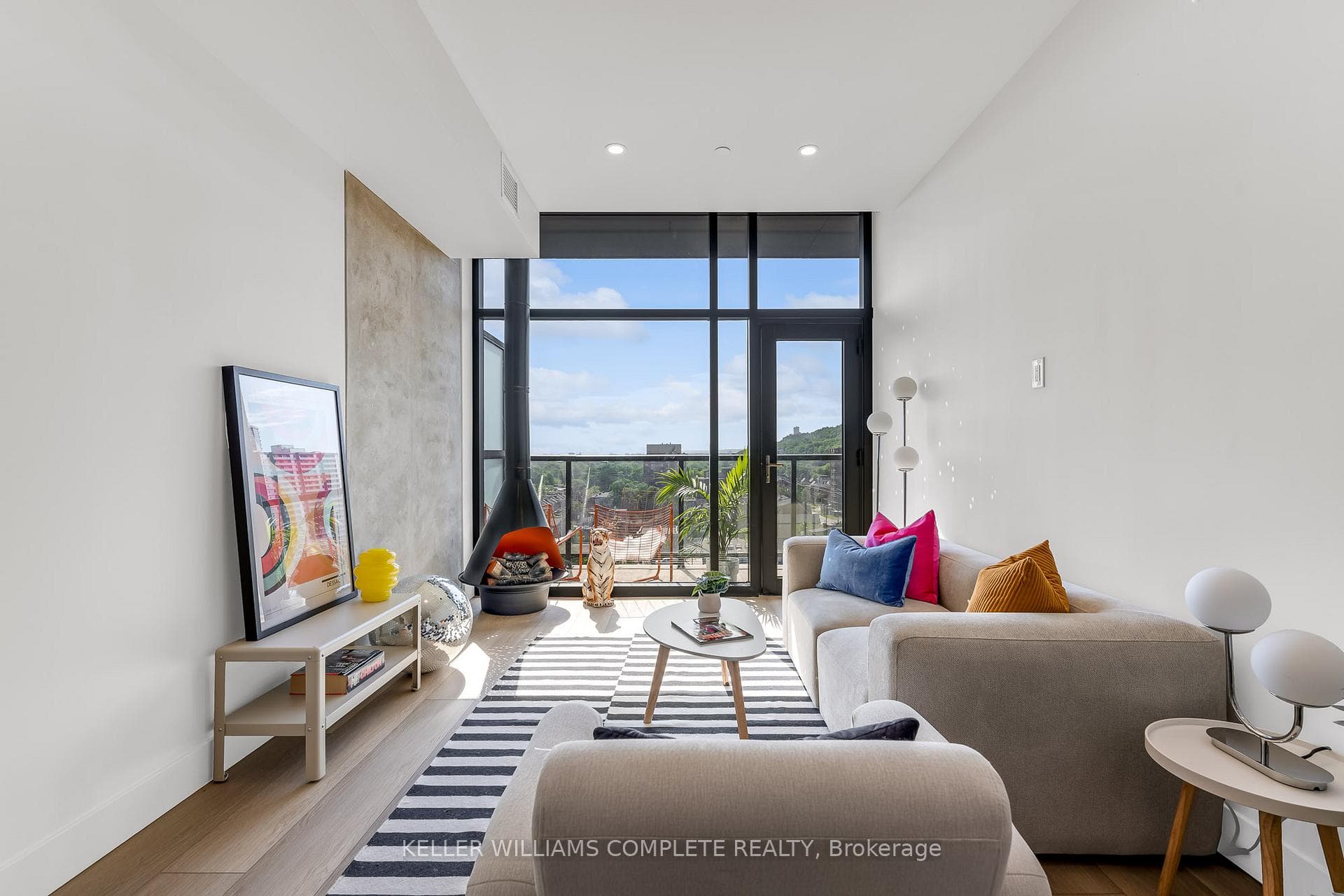24 Augusta Street Unit 809