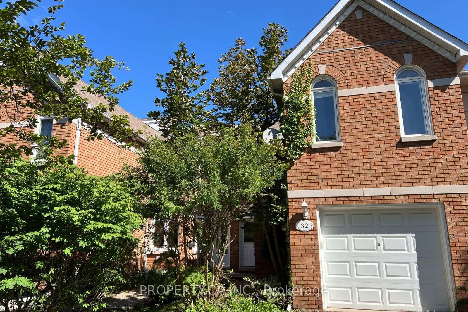 32 Brownstone Circle