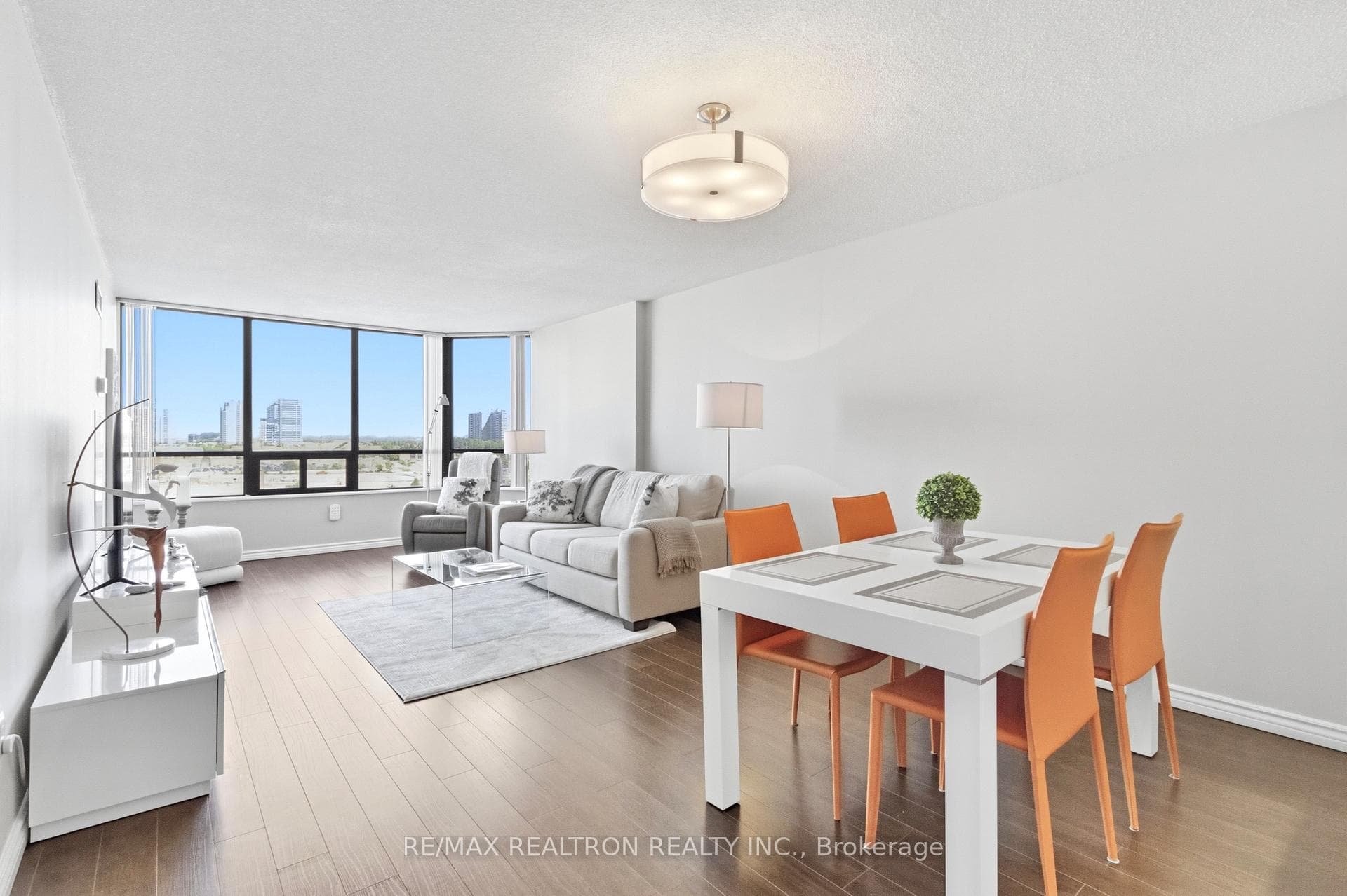7420 Bathurst Street Unit 812