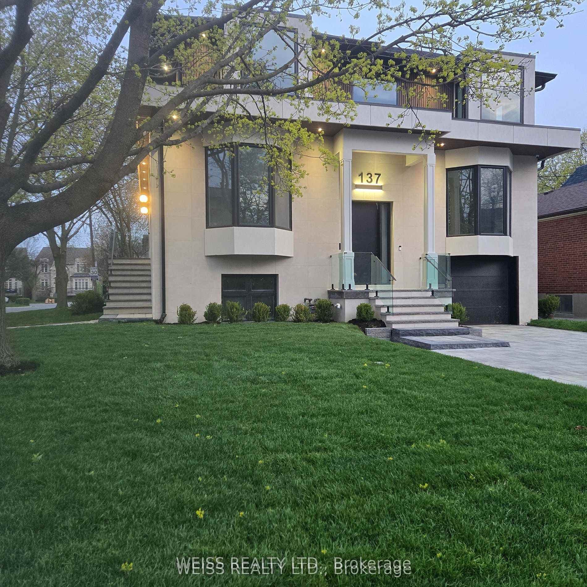 137 Bannockburn Avenue