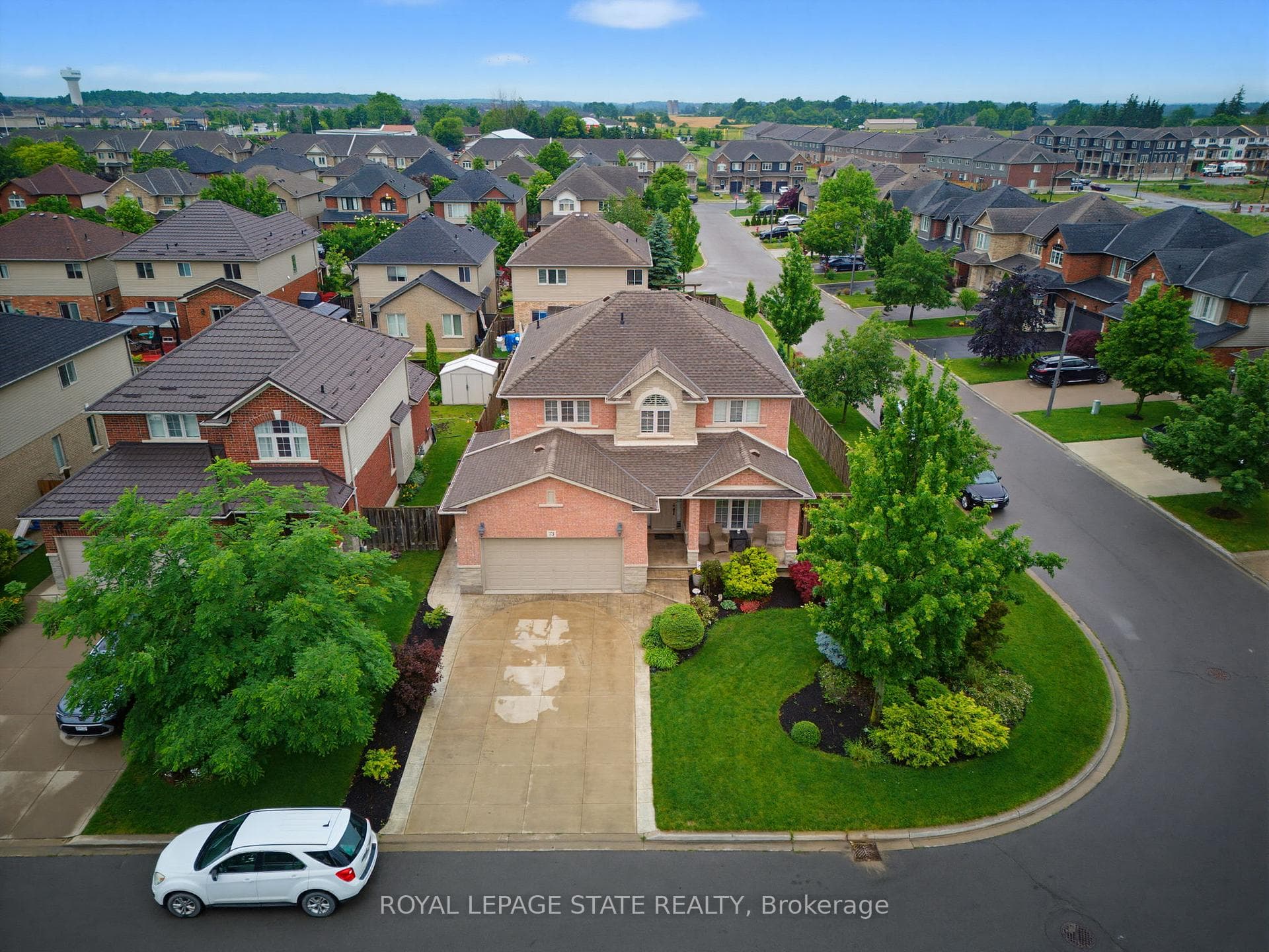73 Degrow Crescent