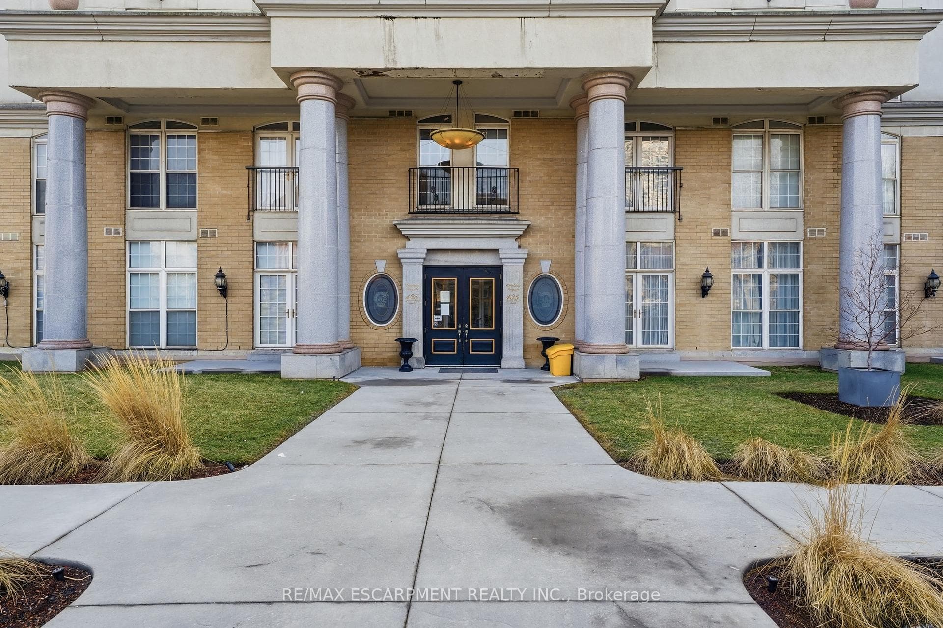 135 James Street Unit 802