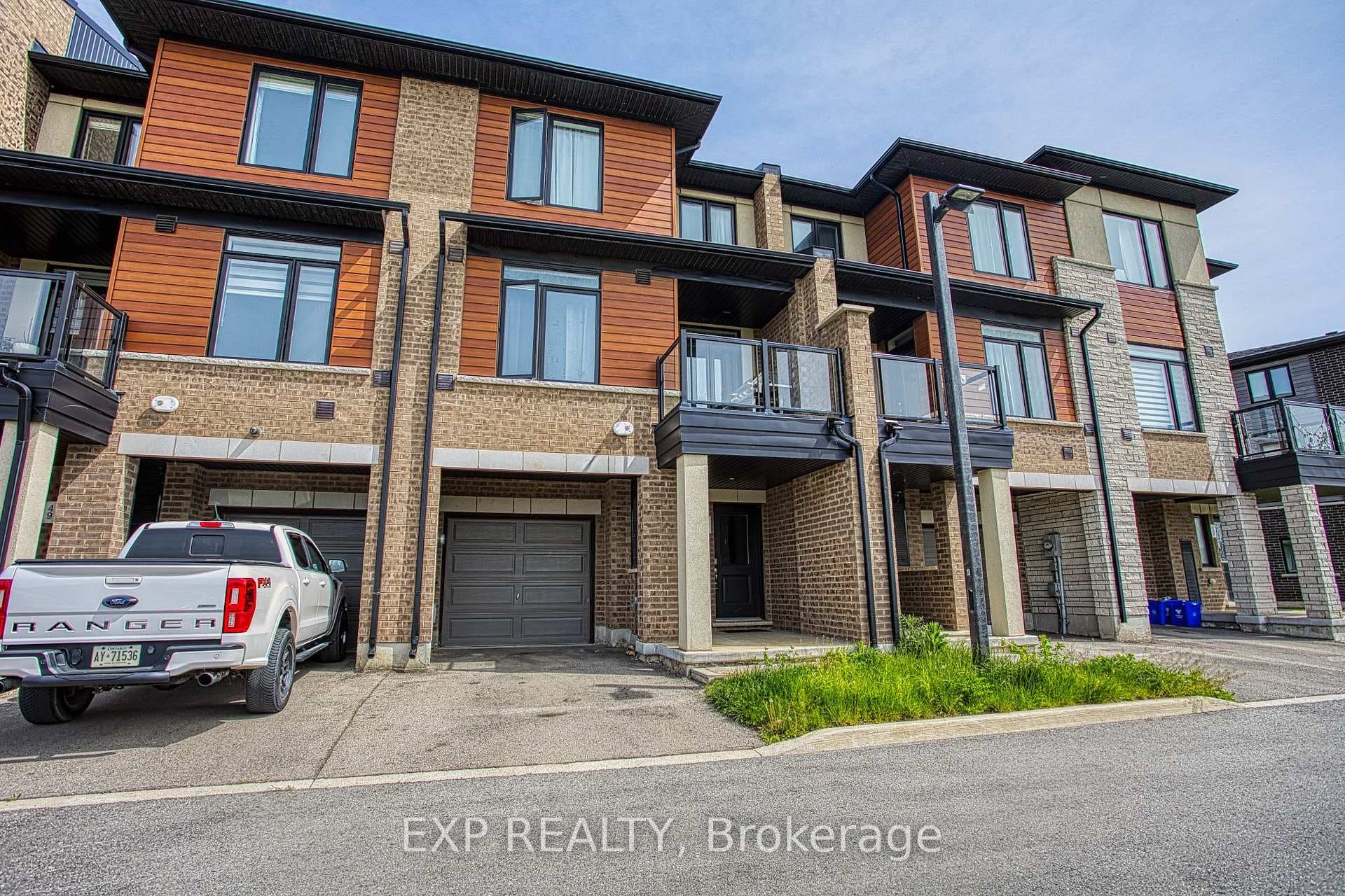 590 North Service Road Unit 50