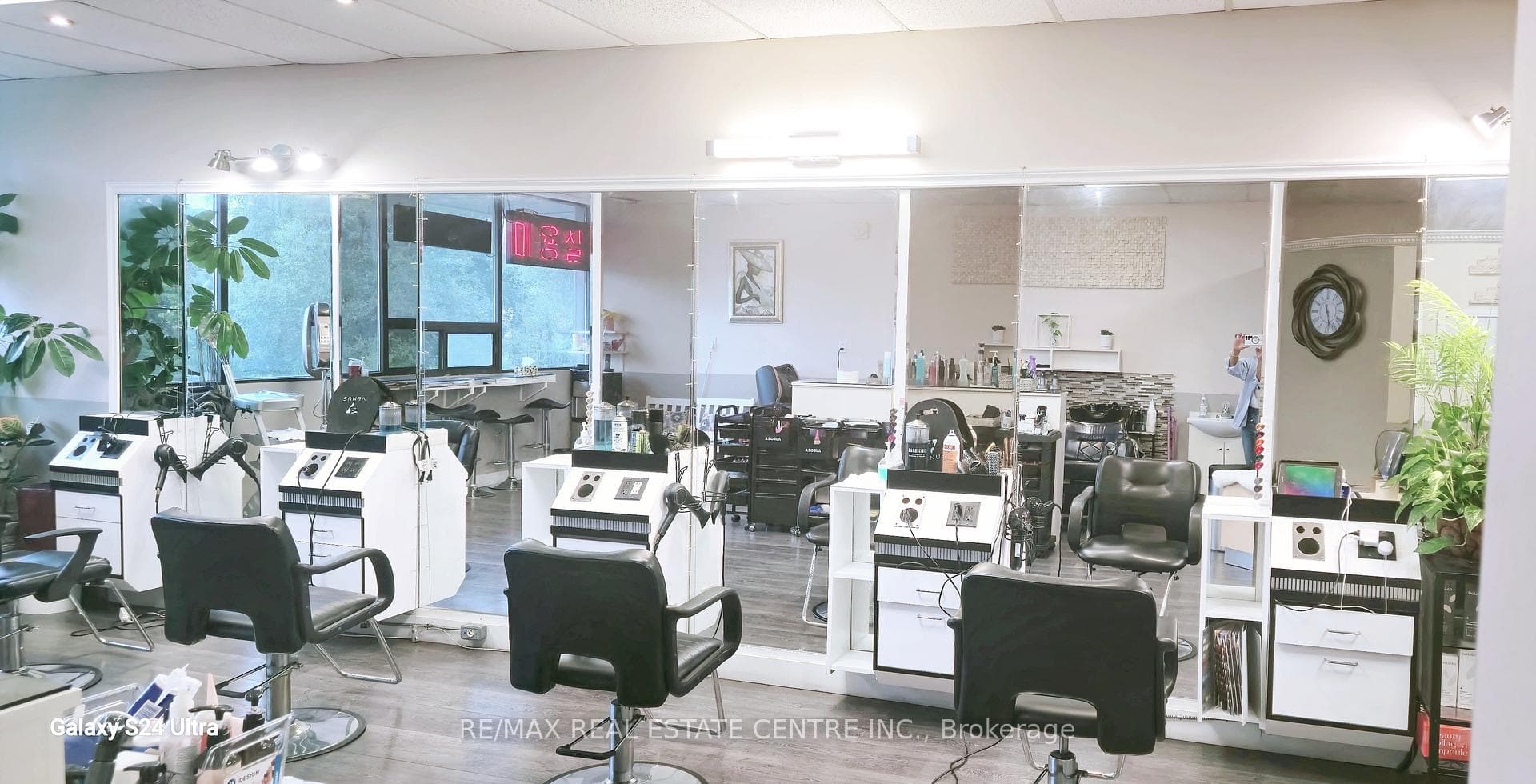 333 Dundas Street Unit 206