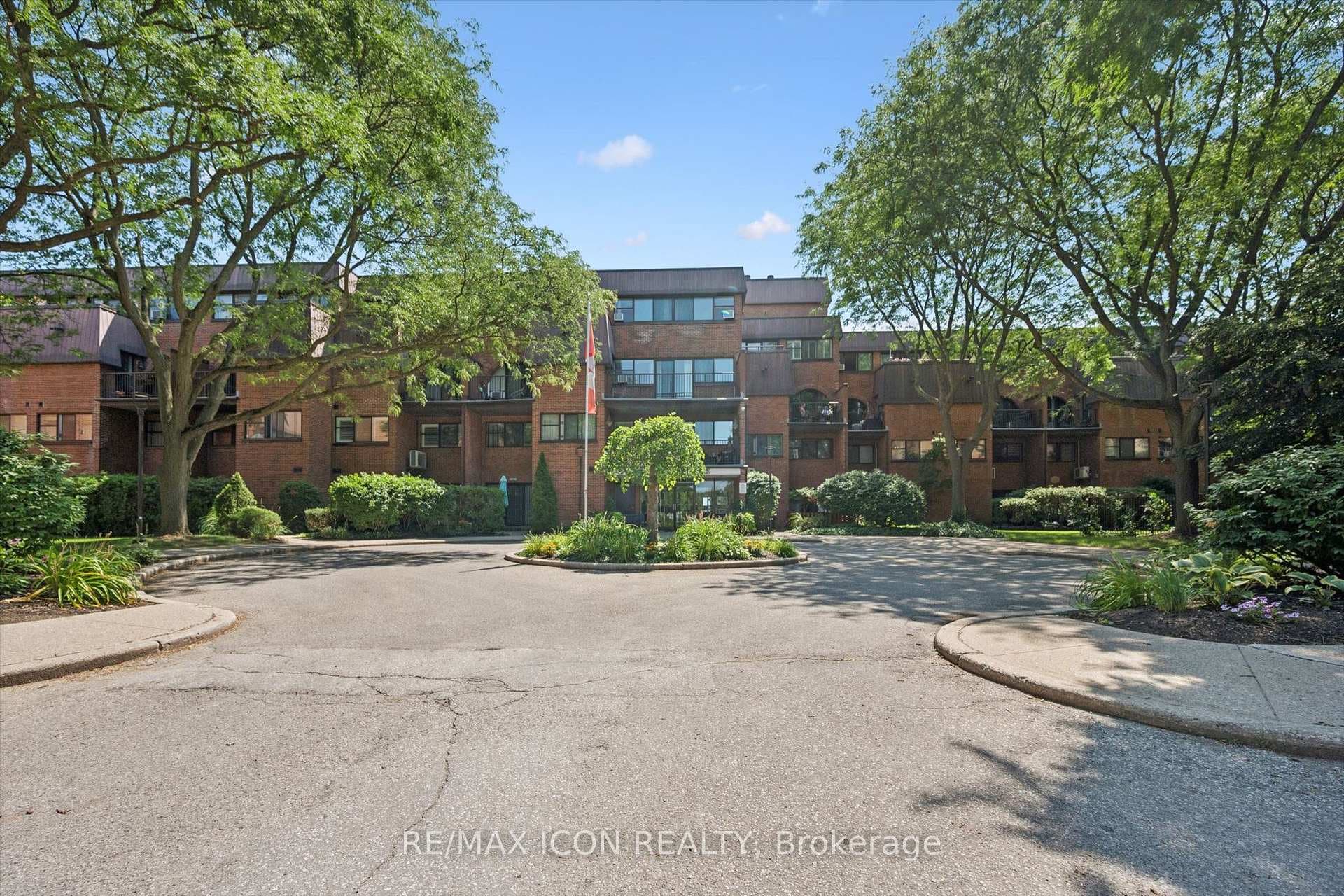 36 Hayhurst Road Unit 329