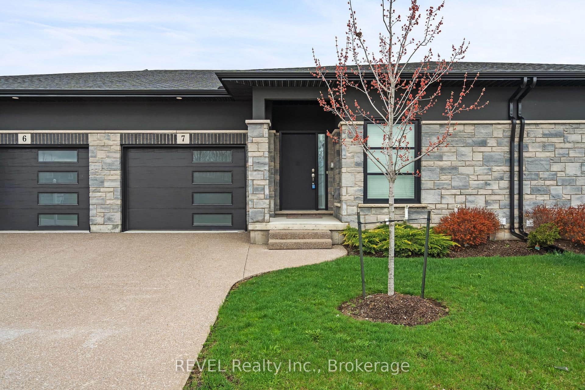 7138 Parsa St Niagara Falls Street Unit 7
