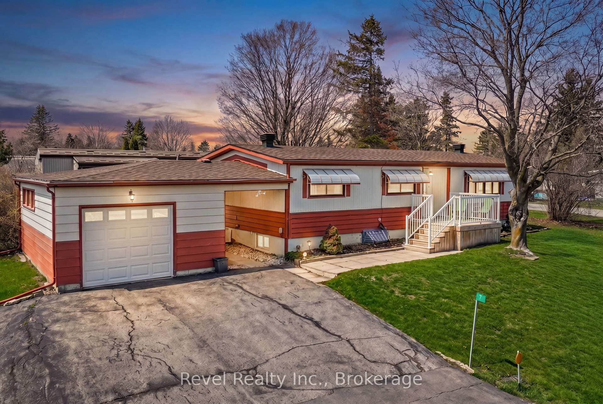 7 Macal Drive