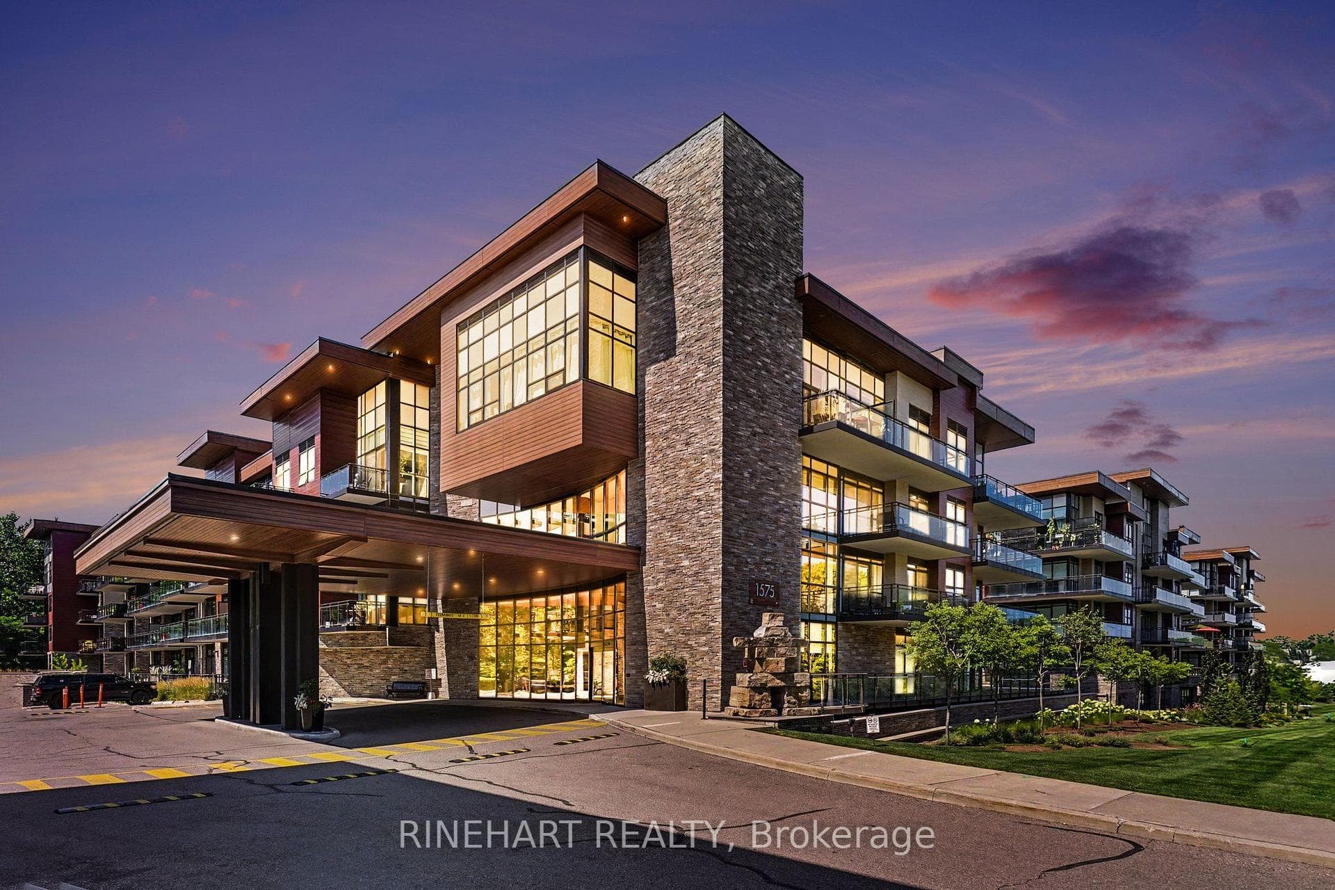 1575 Lakeshore Road Unit 352
