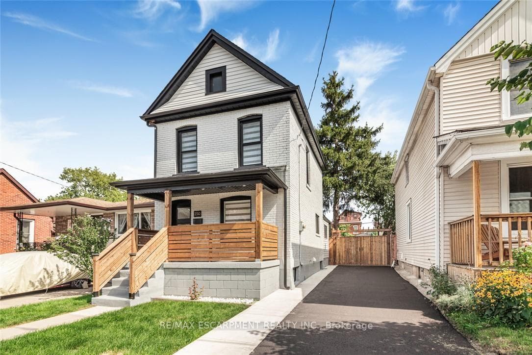 250 Rosslyn Avenue