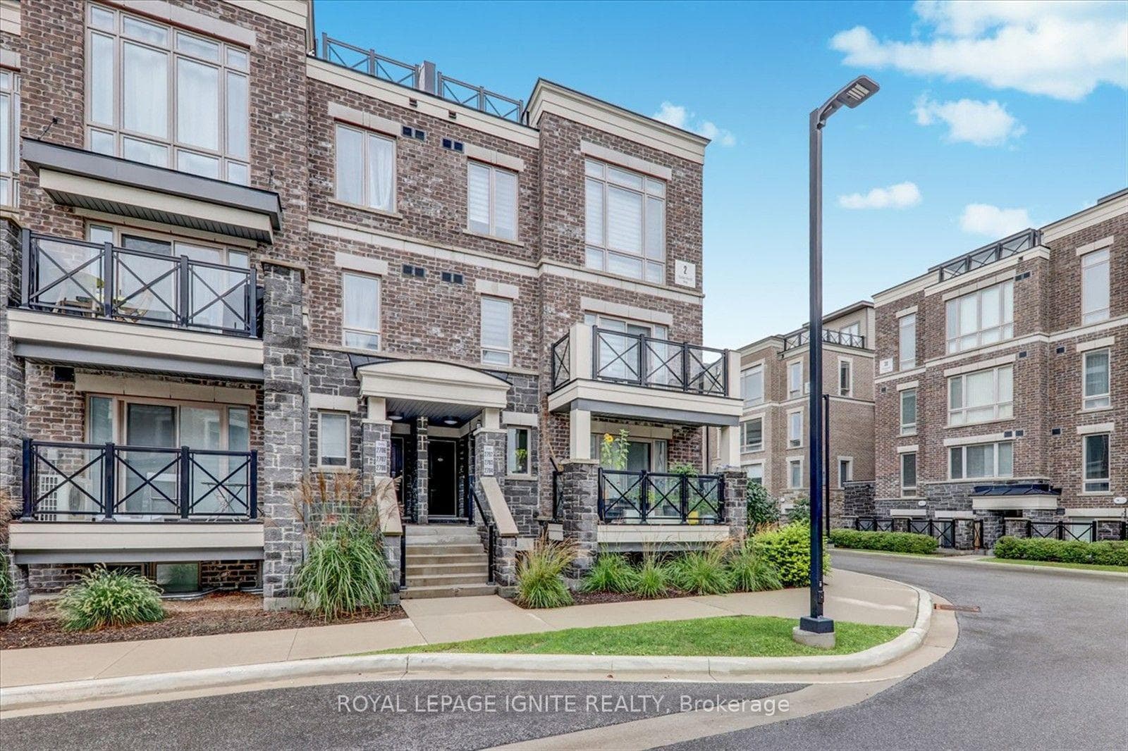 2 Gable Hurst Way Unit 2704
