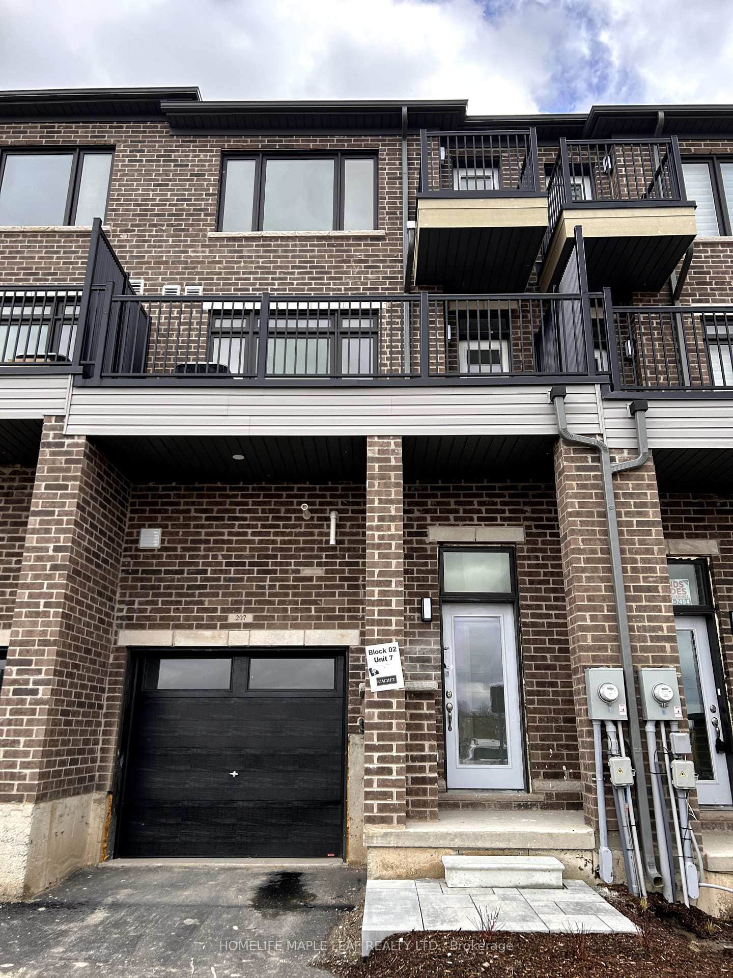 585 Colborne Street Unit 207