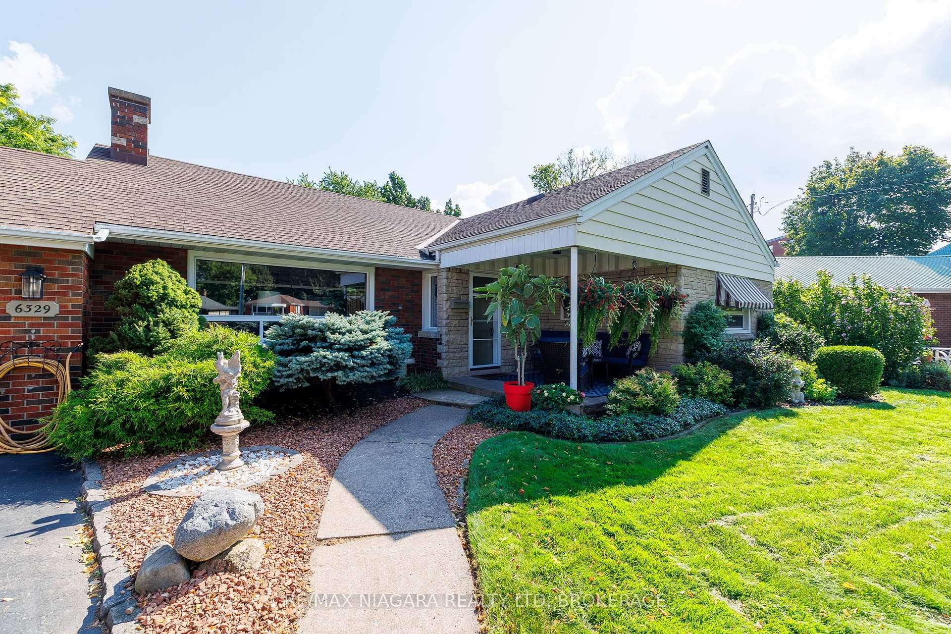 6329 Goodsir Crescent