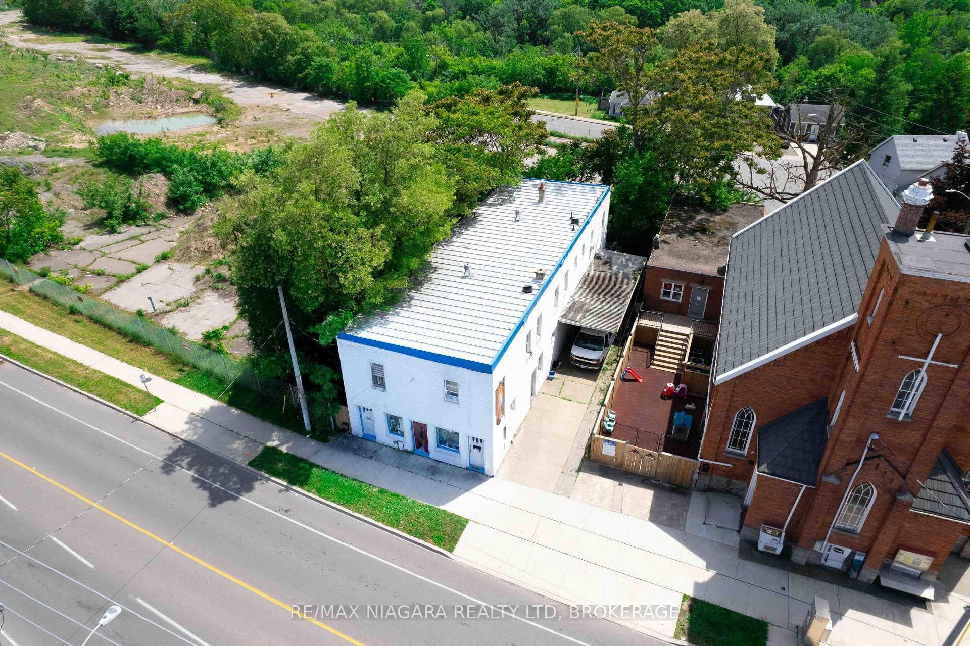126 Queenston Street