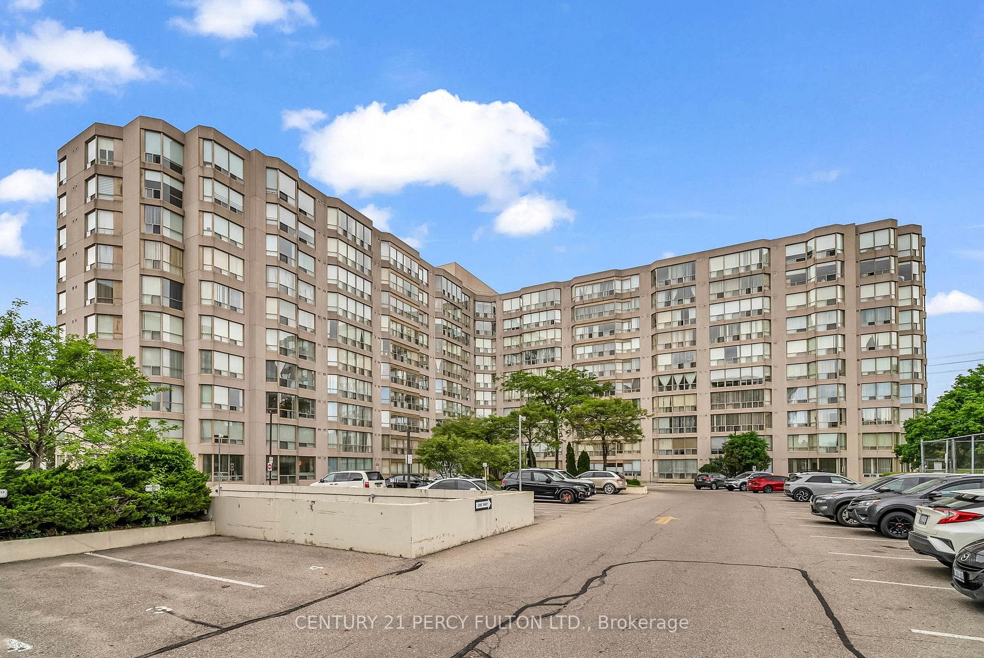 309 Major Mackenzie Avenue Unit 611