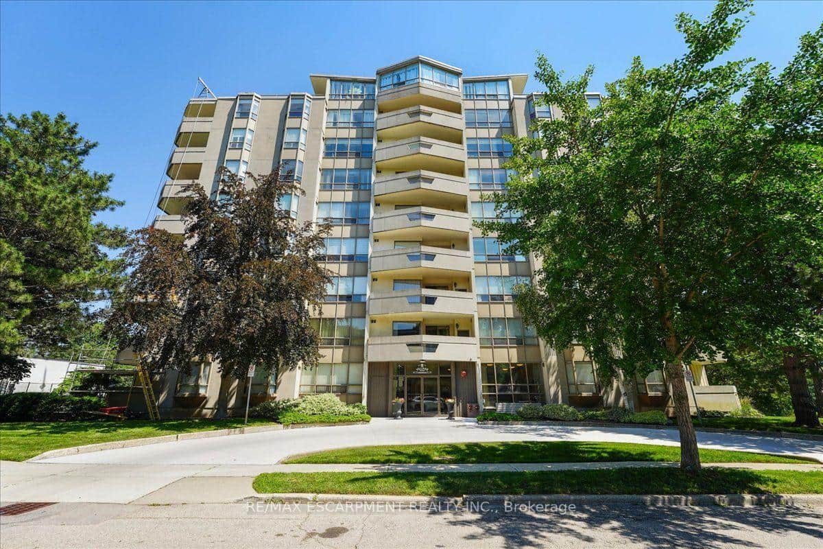 8 Village Green Boulevard Unit 807