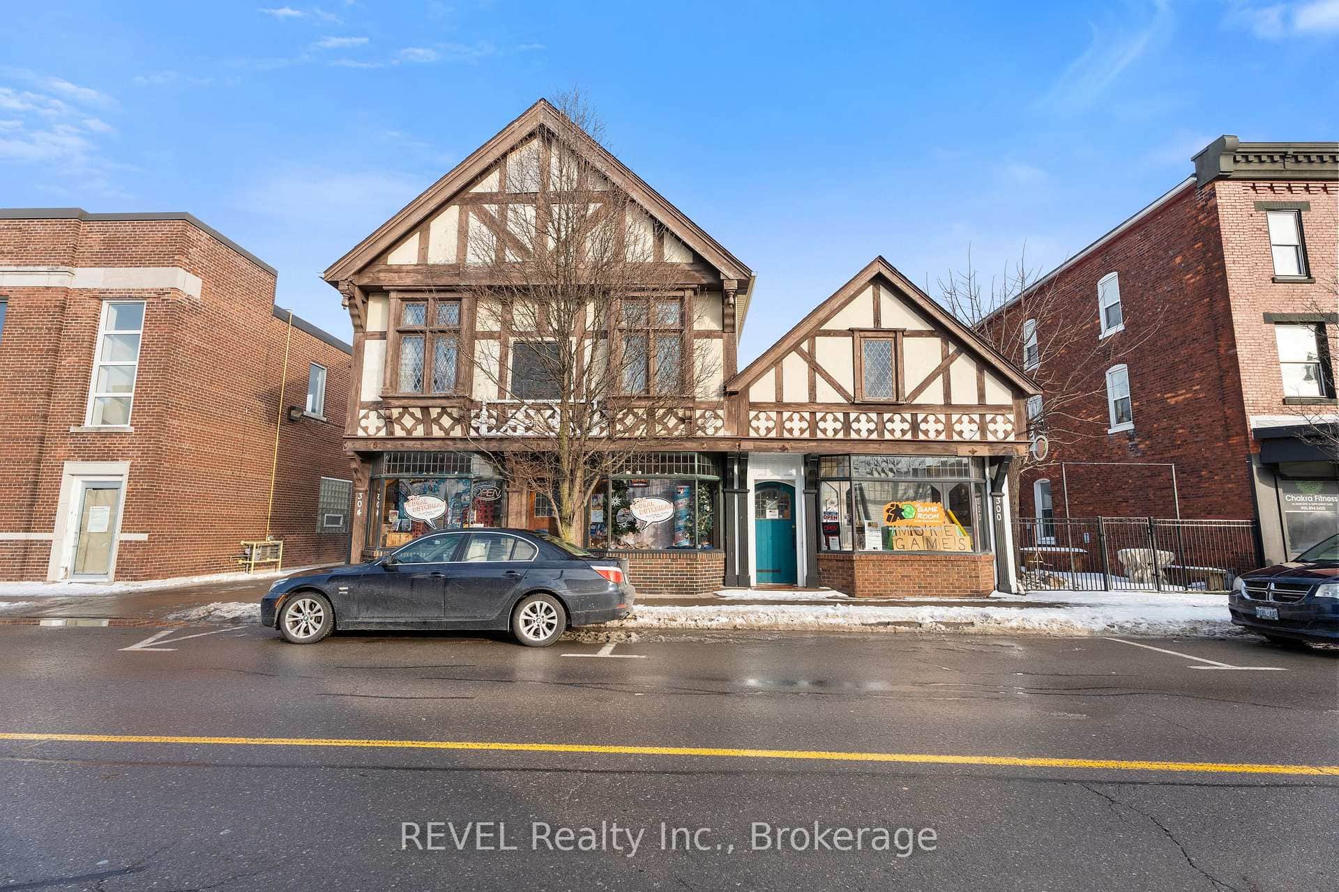 304 Ridge Rd N Road