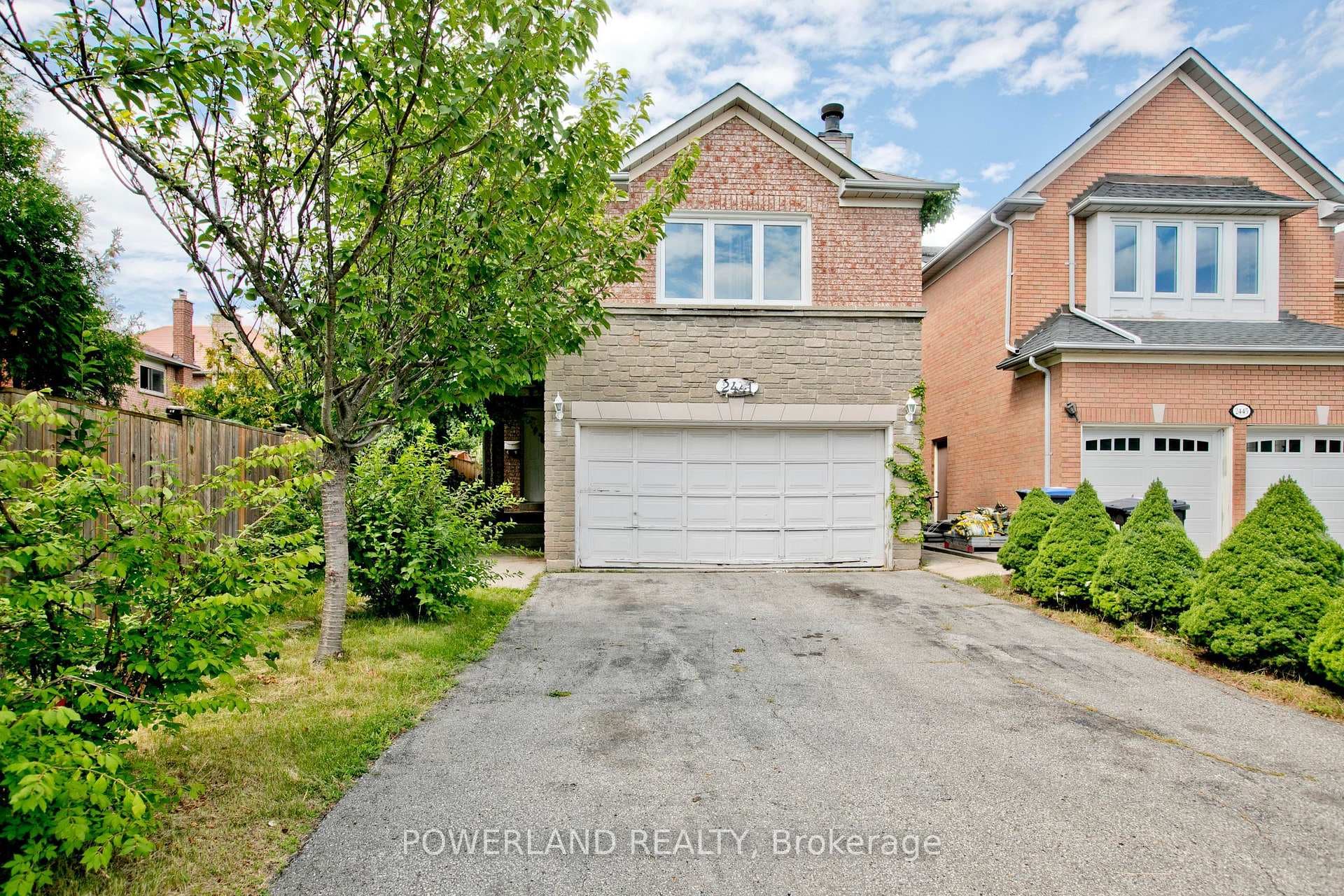 2441 Strathmore Crescent